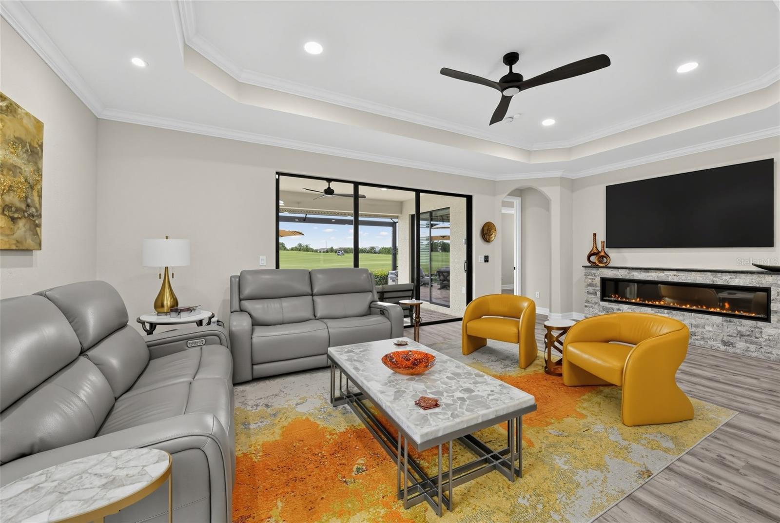 5939 Brandon Run Property Photo 4