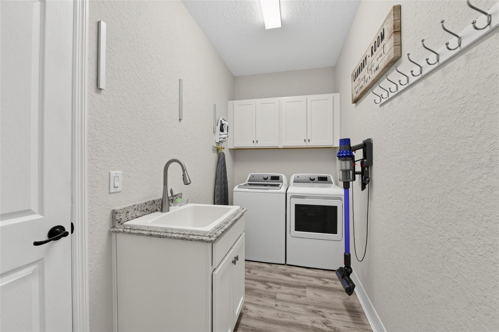 5939 Brandon Run Property Photo 14