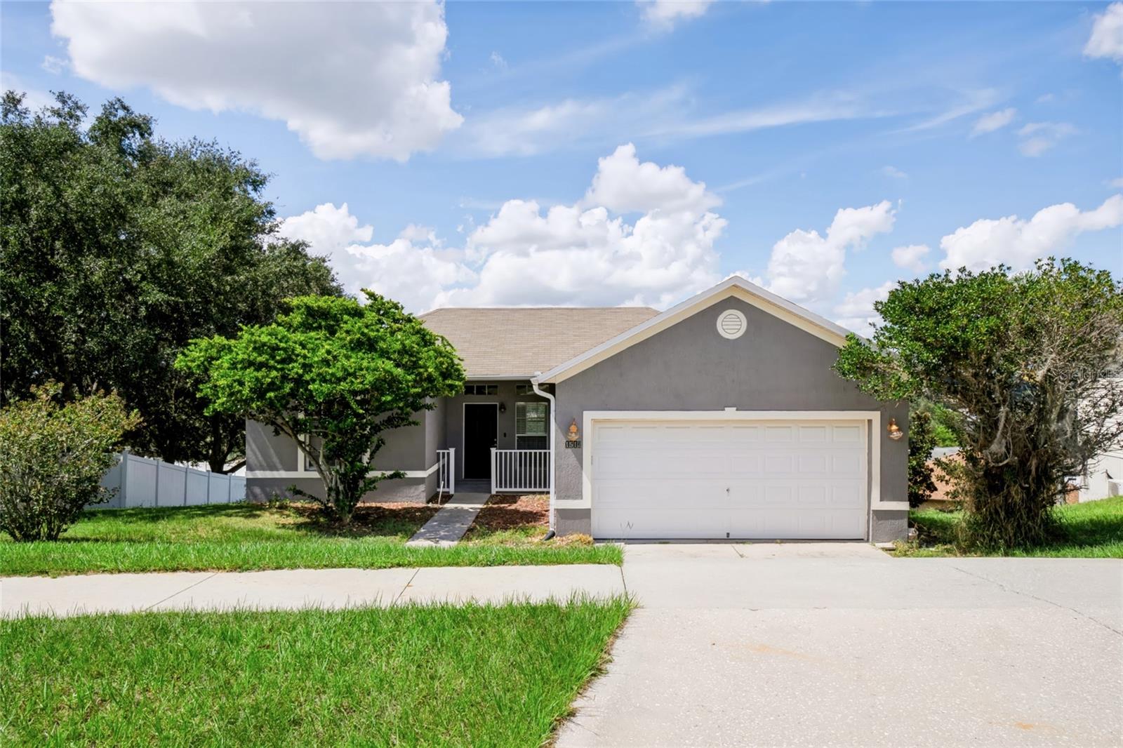 1512 Presidio Dr Property Photo 1