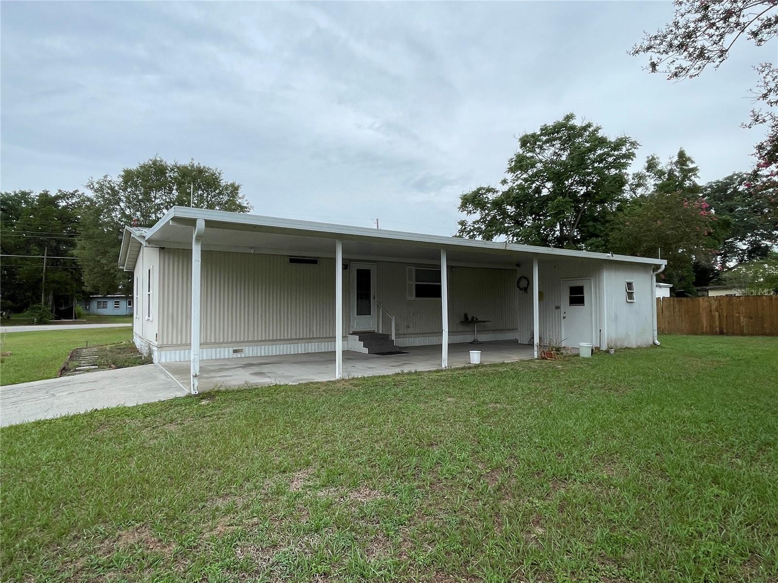 9685 Se 162nd Pl Property Photo 4