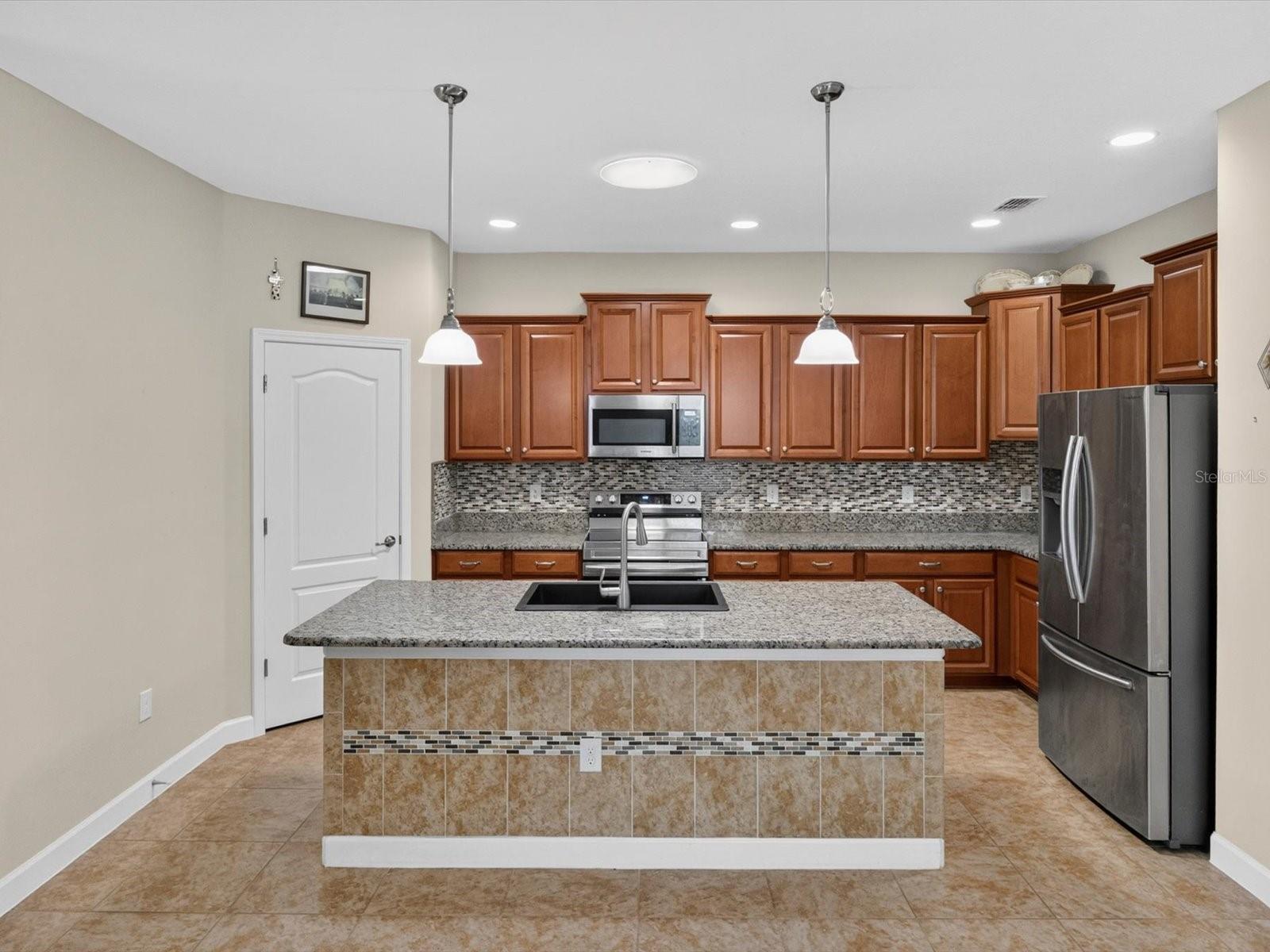 3643 Limestone St Property Photo 9