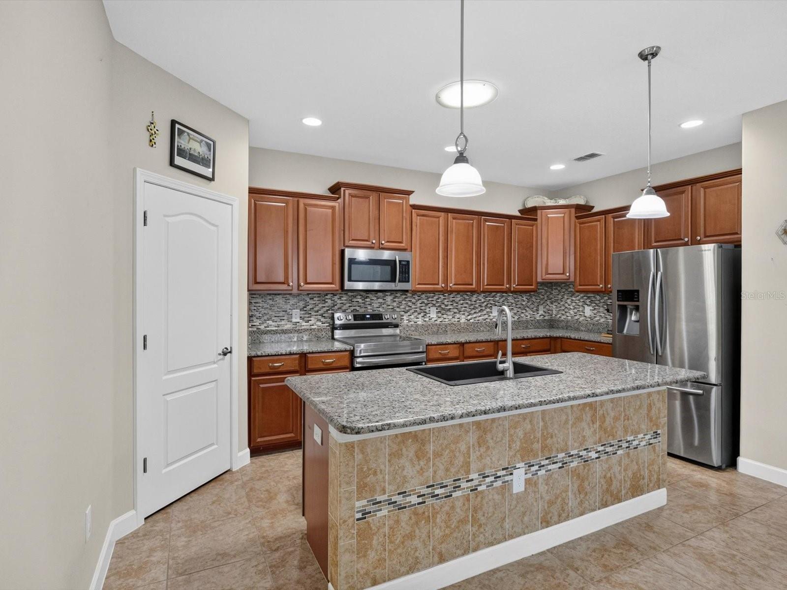 3643 Limestone St Property Photo 10