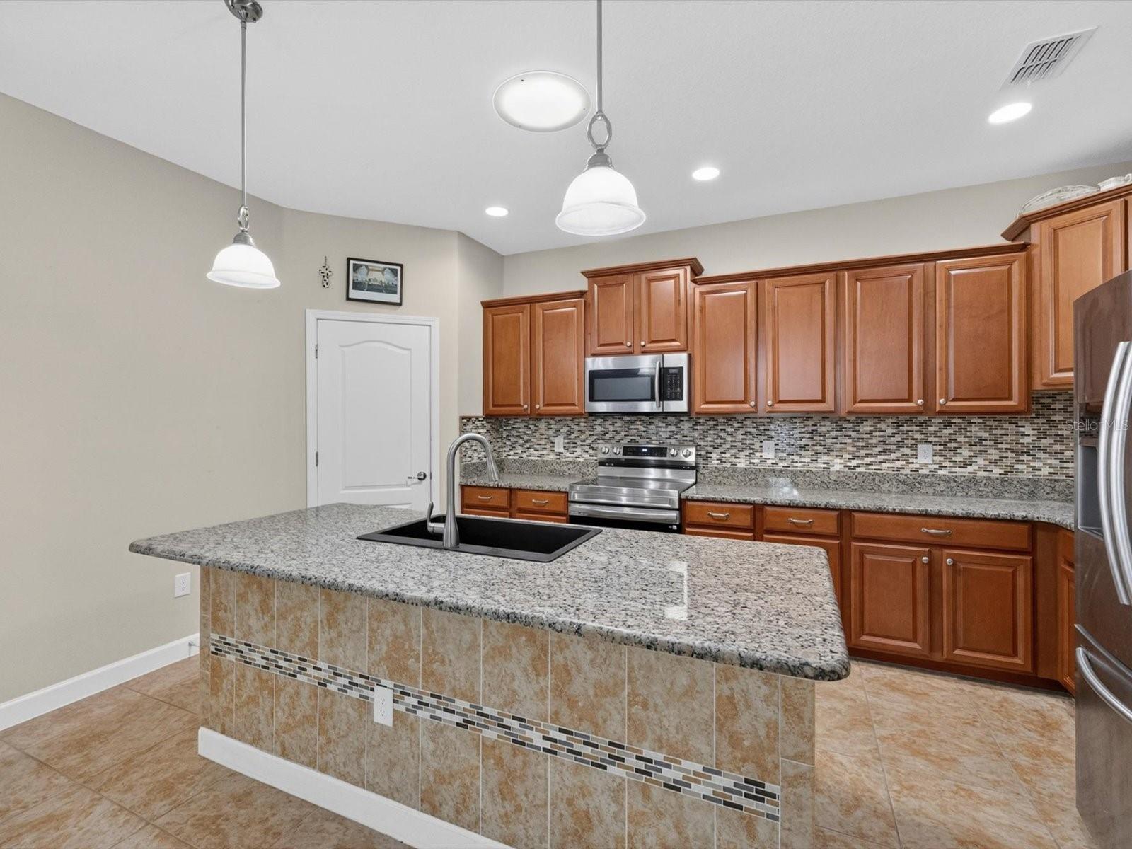 3643 Limestone St Property Photo 11