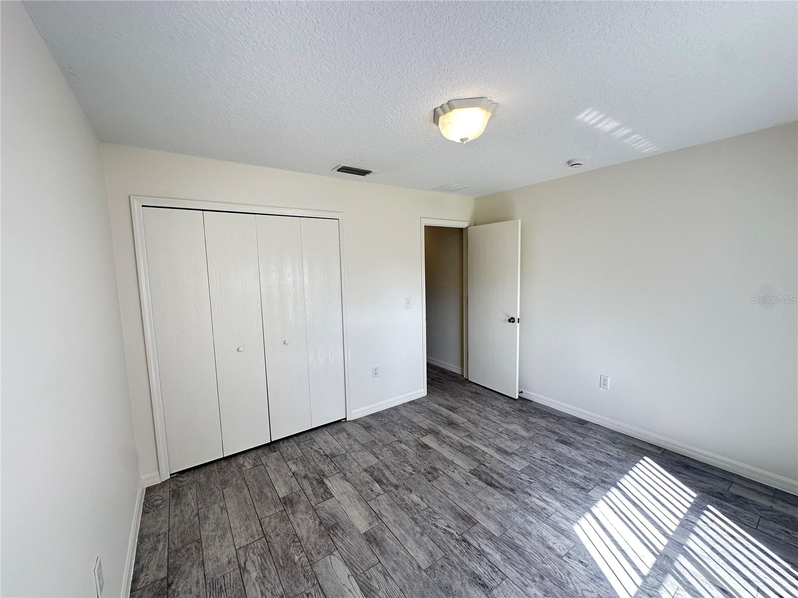 809 Dennis Ave Property Photo 4