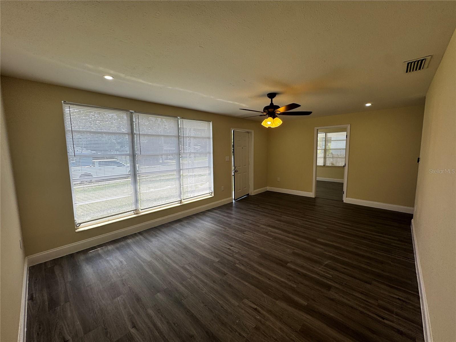 1610 Crest Ave Property Photo 4