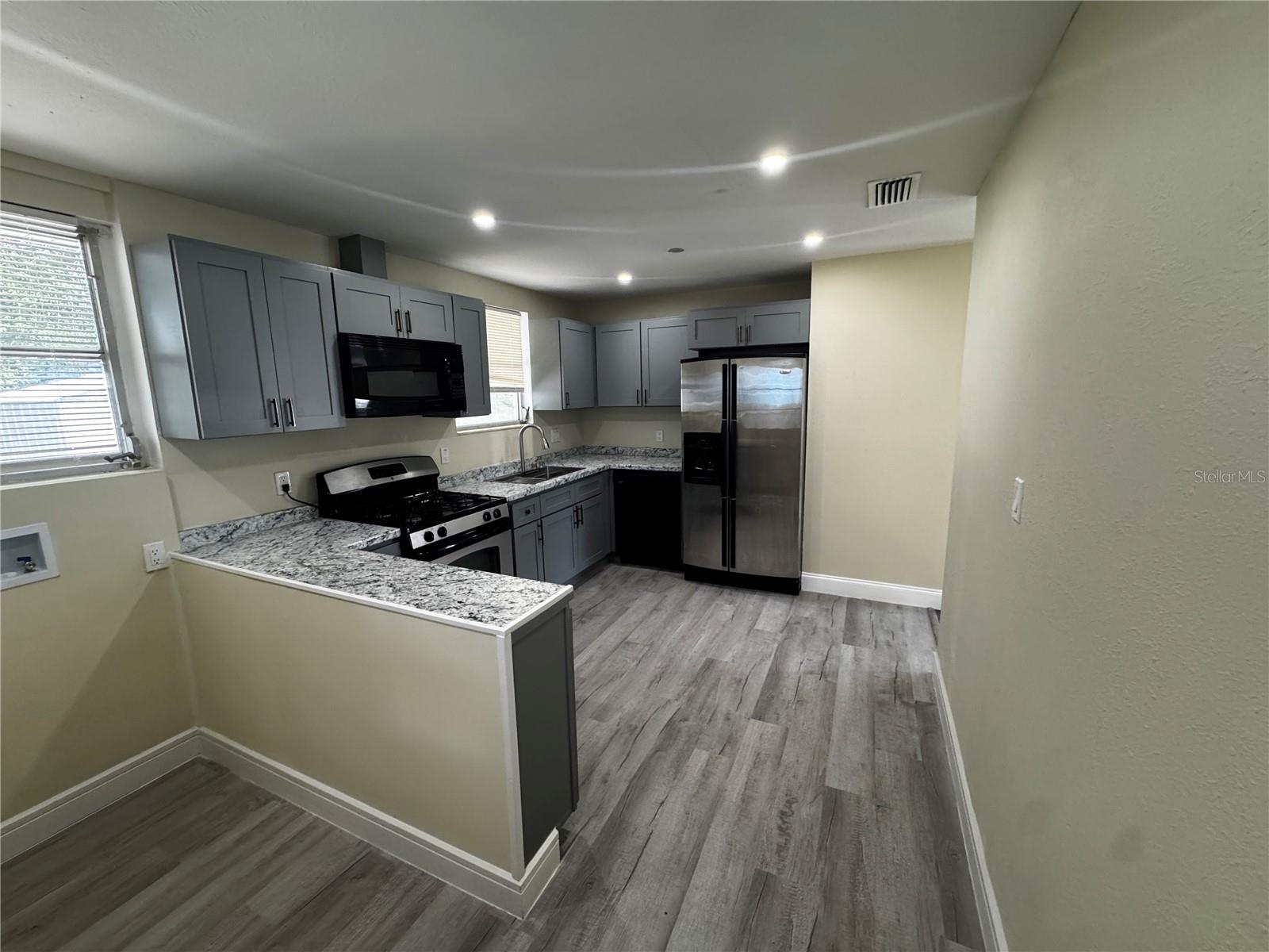 1610 Crest Ave Property Photo 6