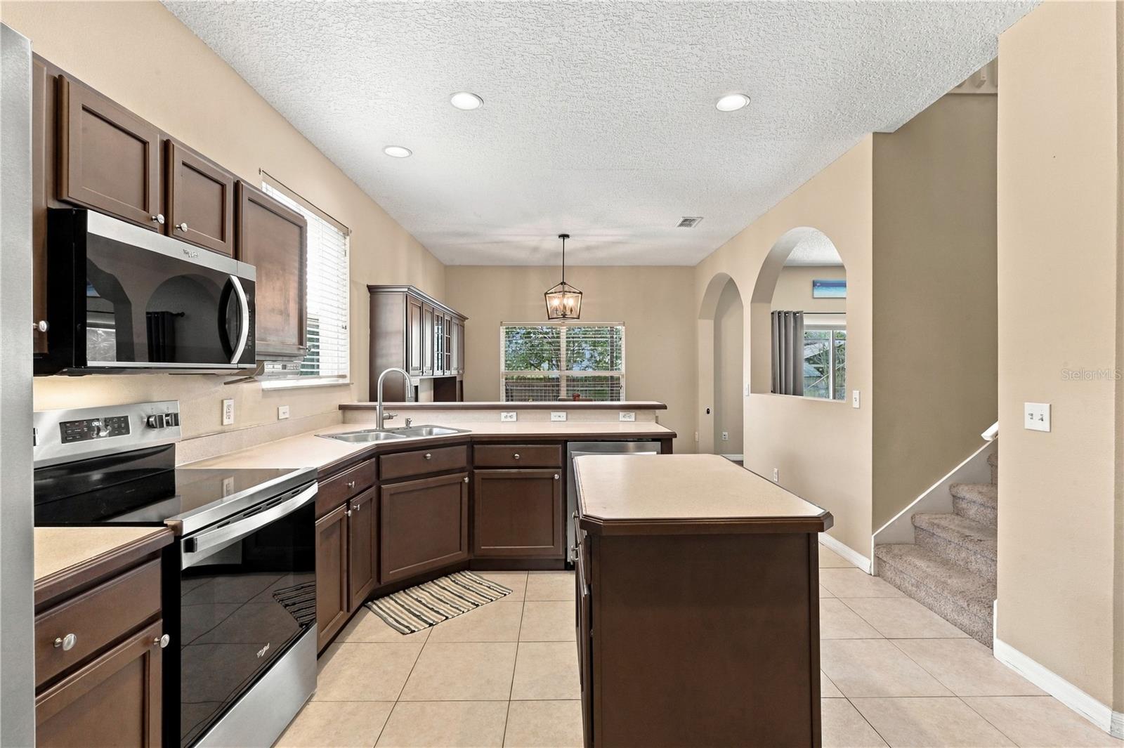 1367 Osprey Way Property Photo 4