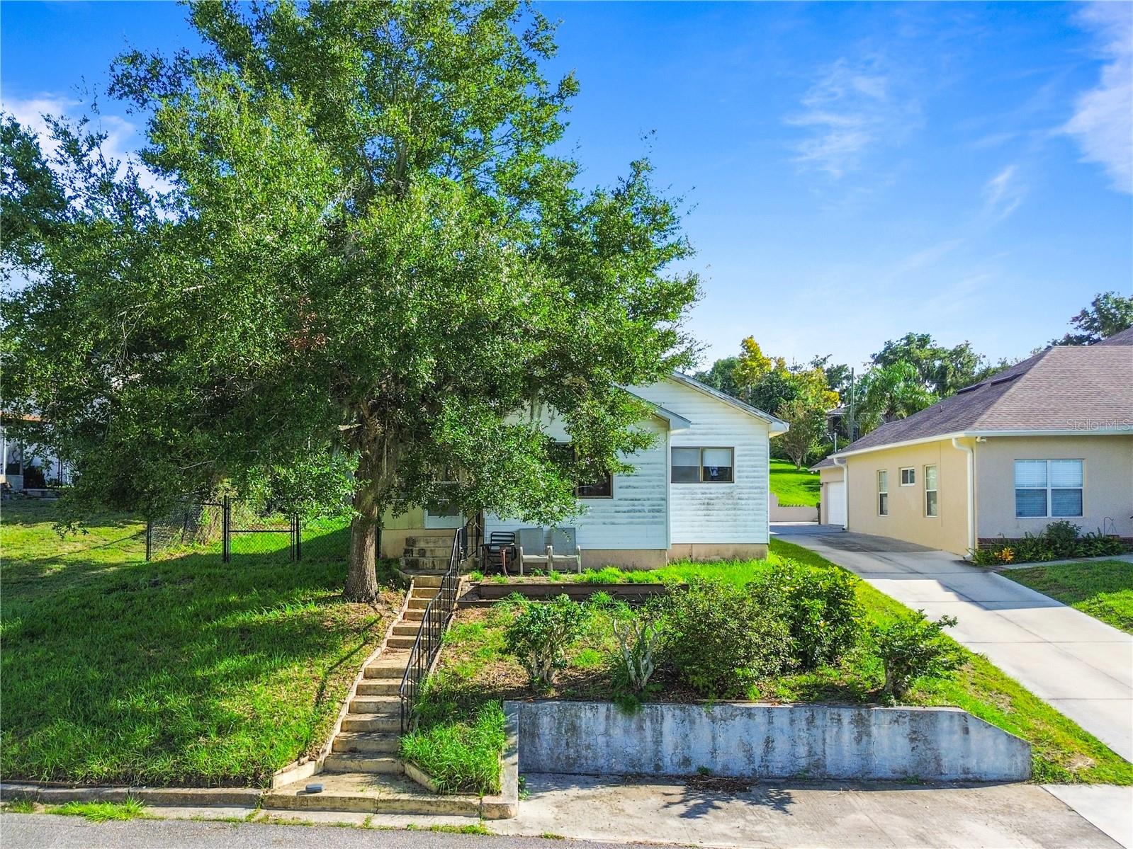 535 Carroll St Property Photo 4