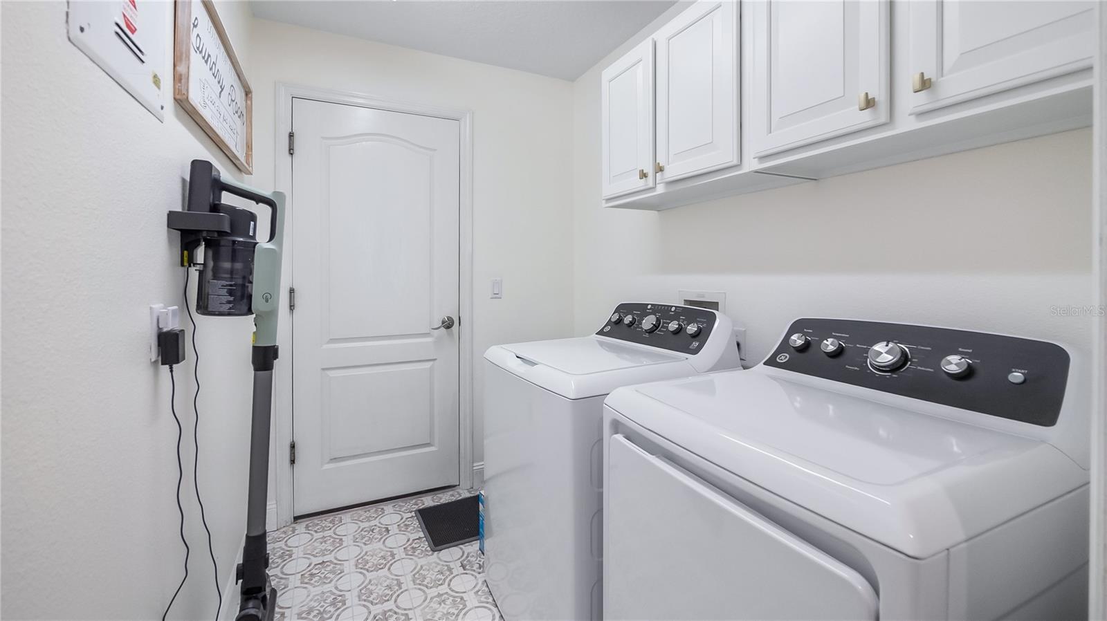1093 Harmony Ln Property Photo 30