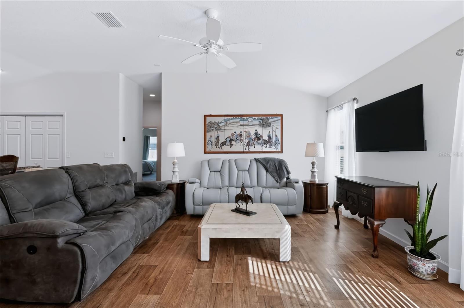 1691 Schau St Property Photo 11