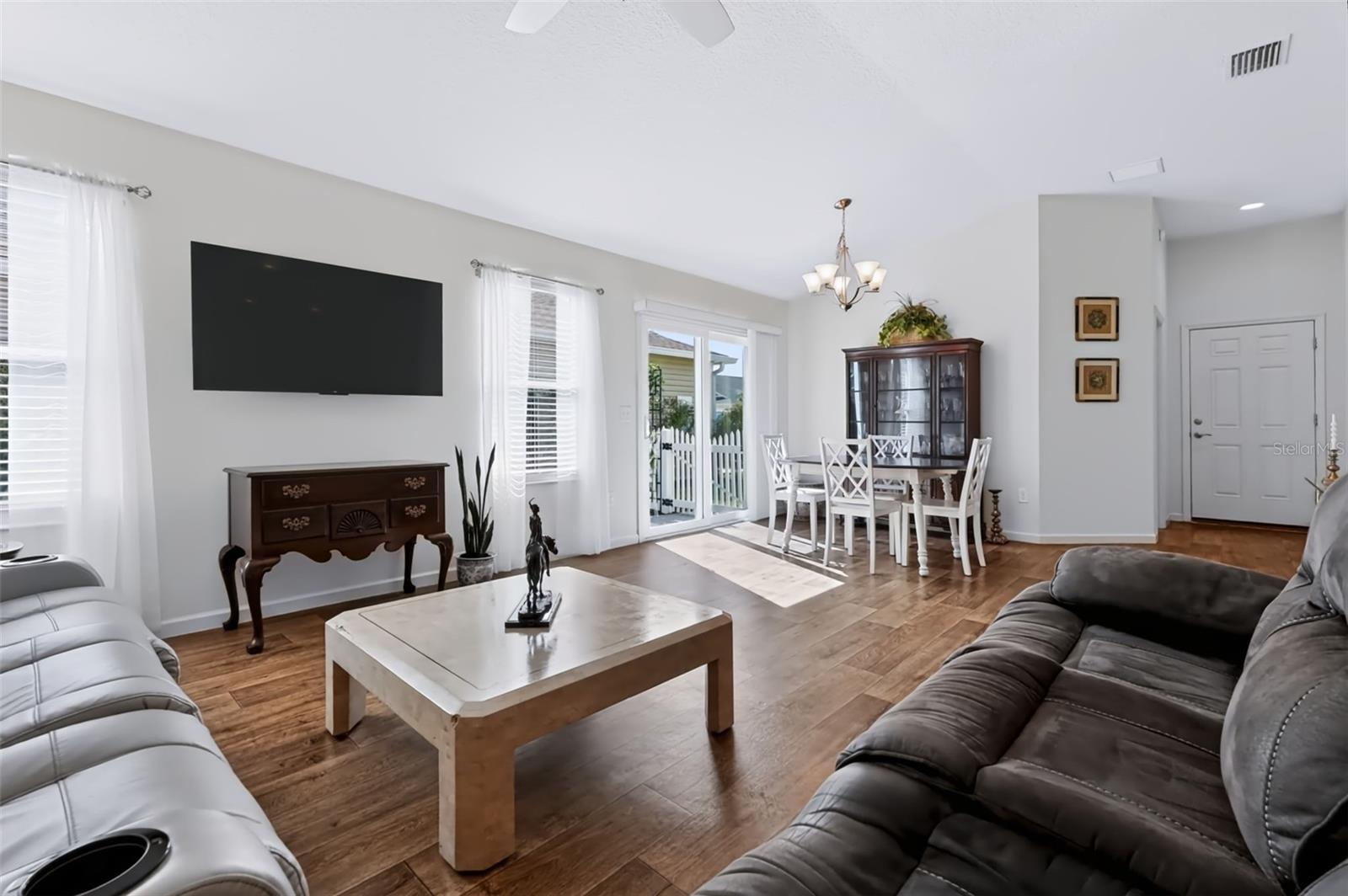 1691 Schau St Property Photo 13