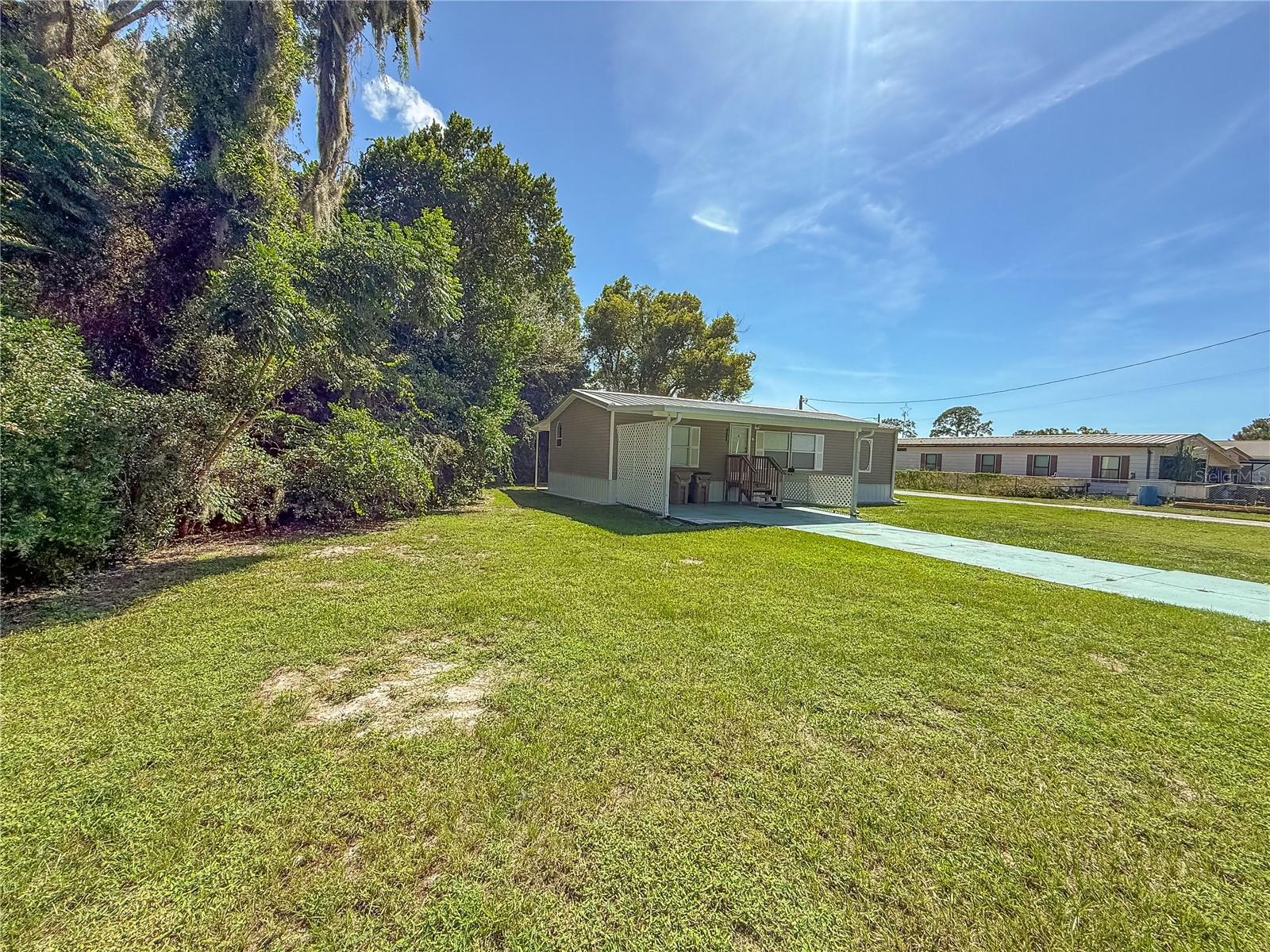 13708 Palm Dr Property Photo 1