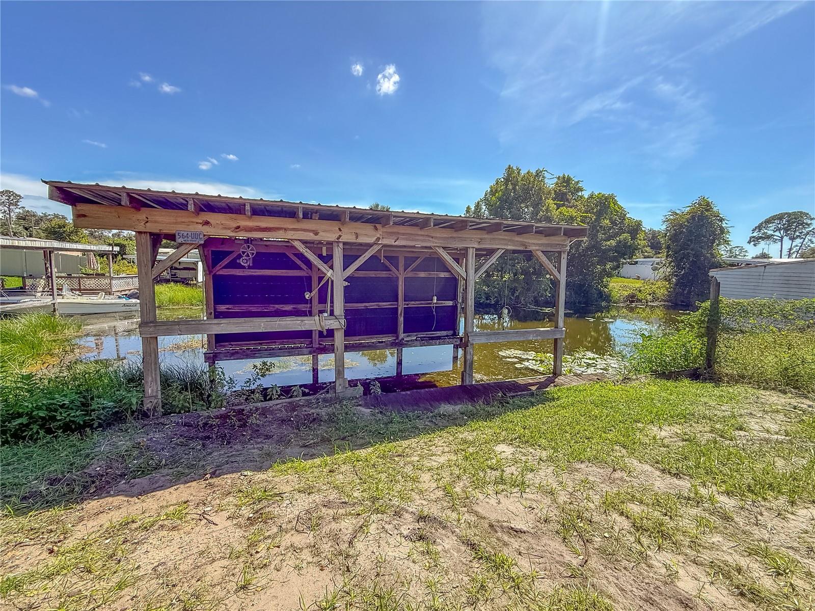 13708 Palm Dr Property Photo 4