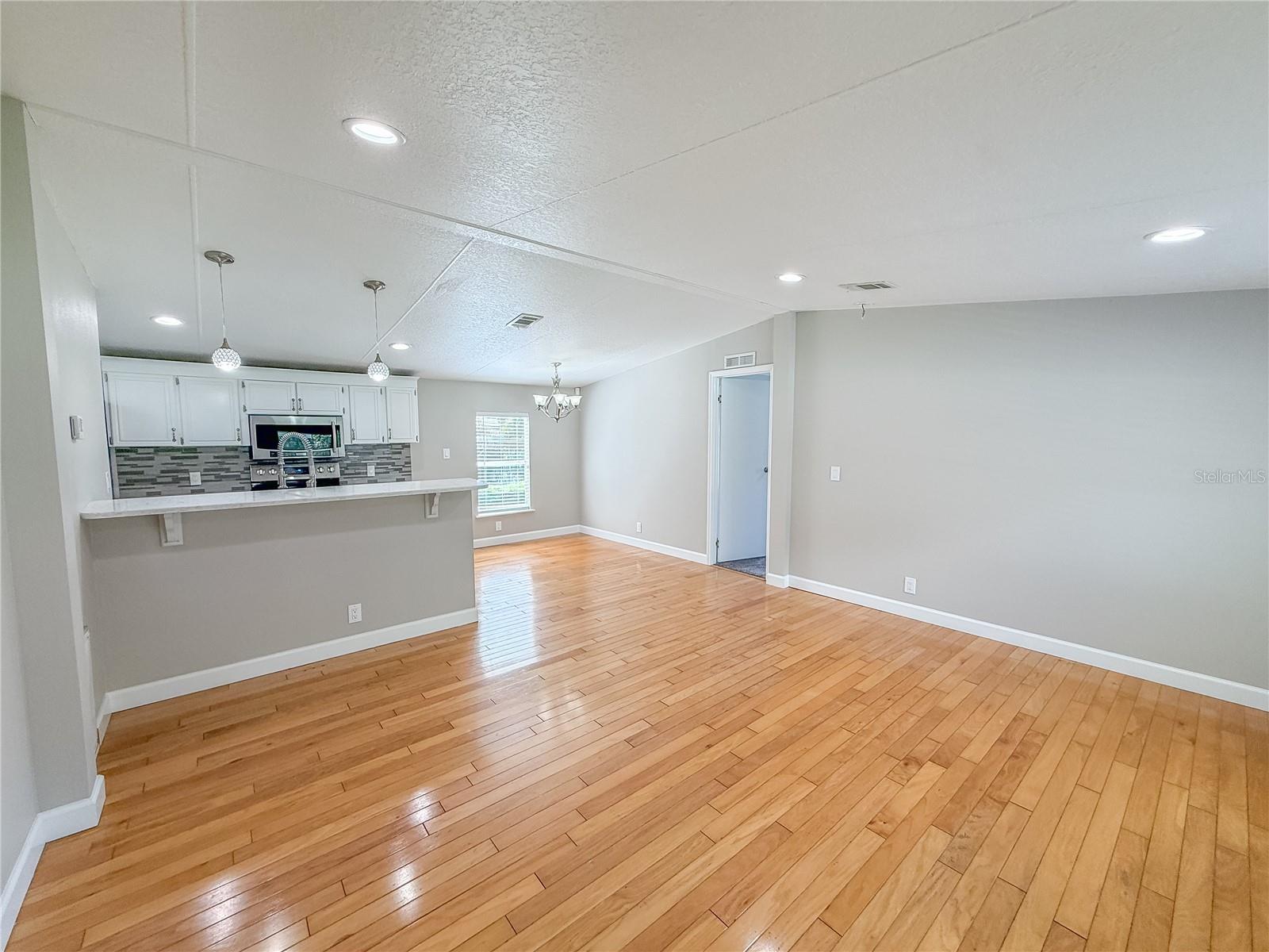 13708 Palm Dr Property Photo 5