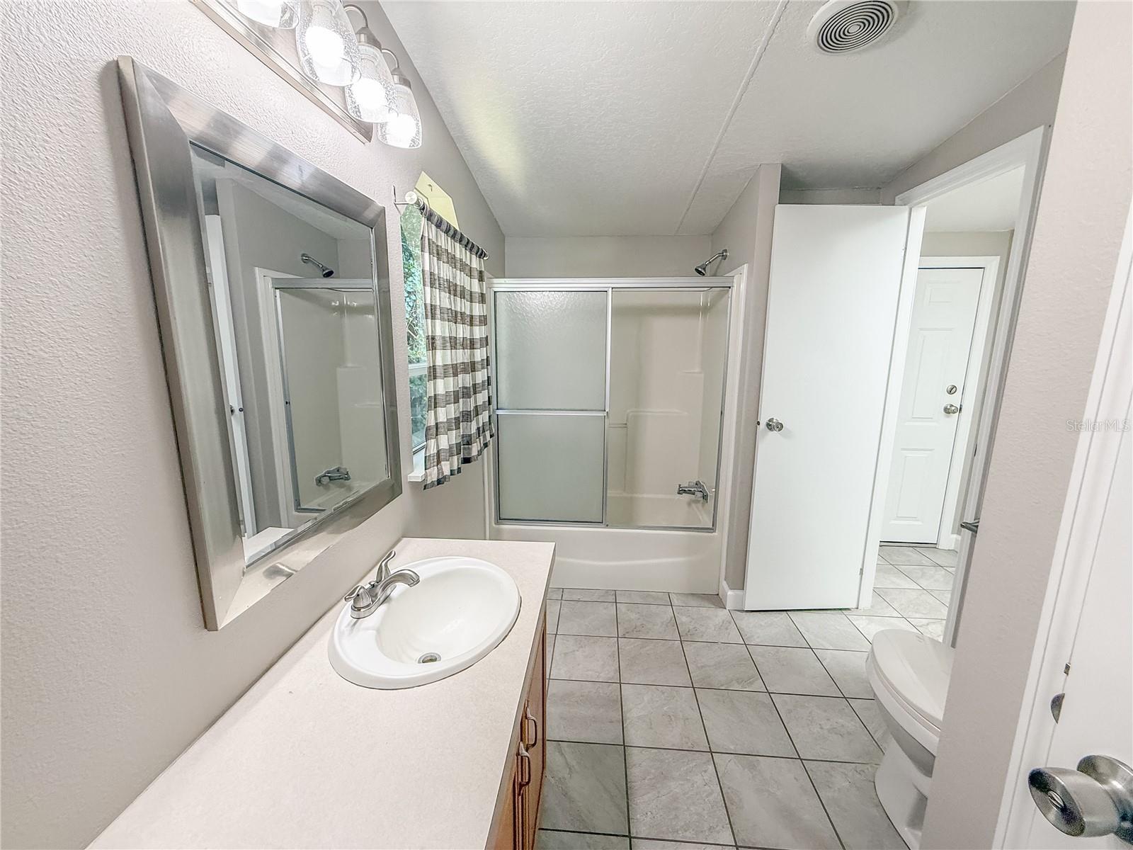 13708 Palm Dr Property Photo 13