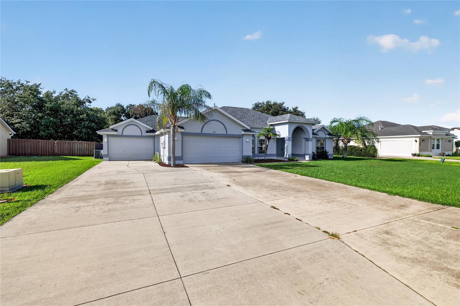 36731 Tropical Wind Ln Property Photo 1