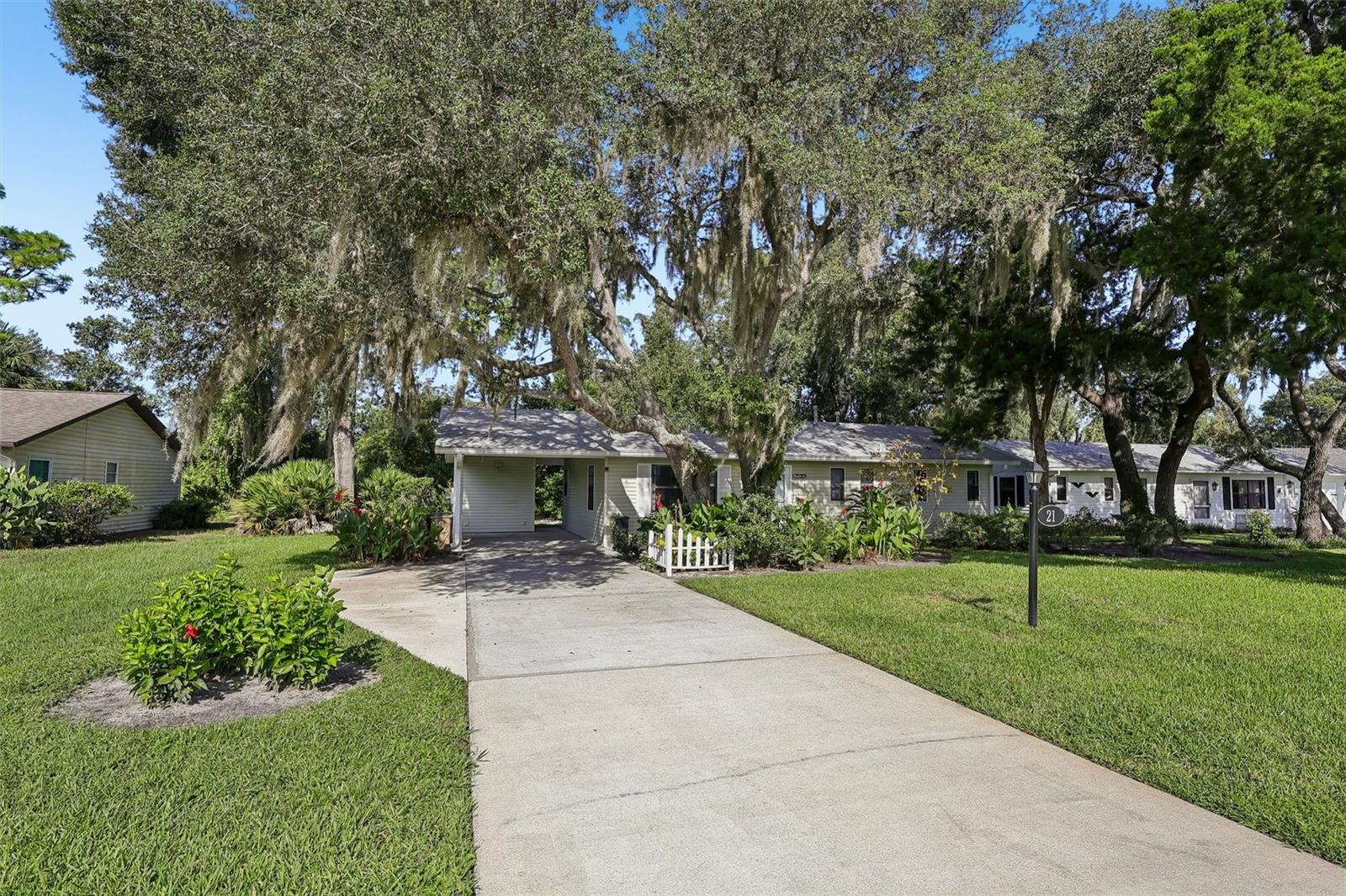 21 Aberdeen Cir Property Photo 5
