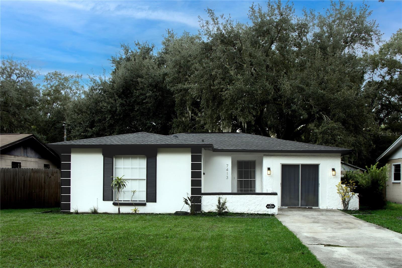 7413 Lakeshore Dr Property Photo 1