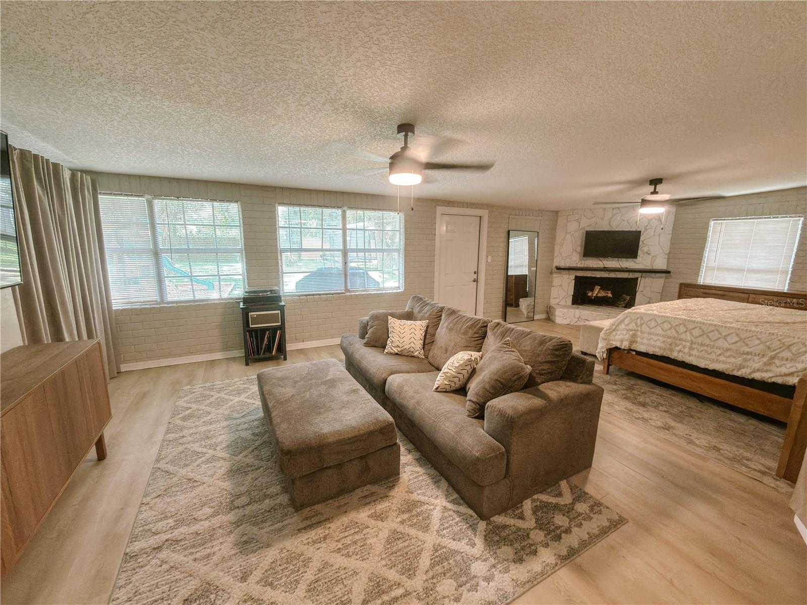 7413 Lakeshore Dr Property Photo 15