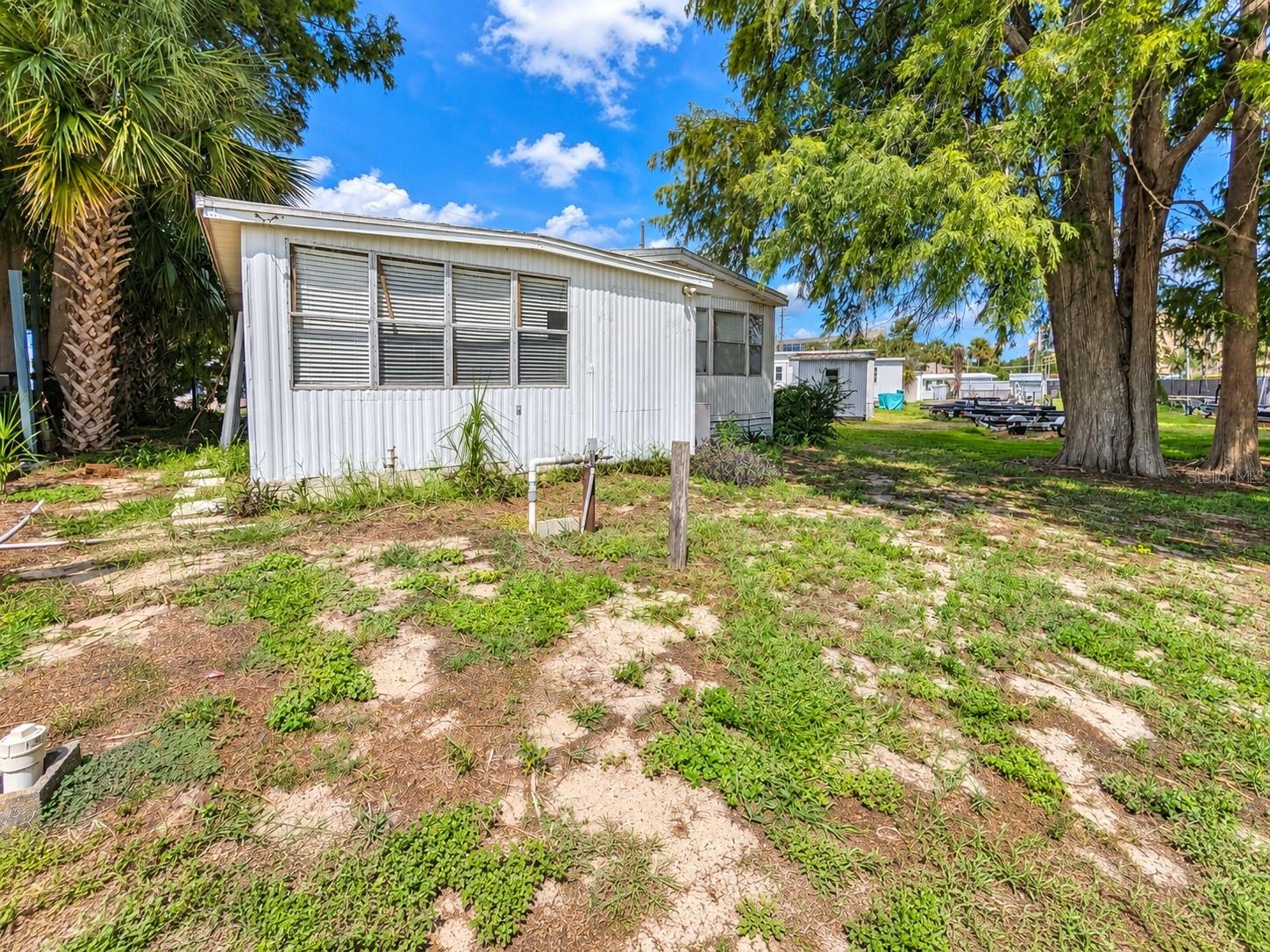 419 Sinclair Cir Property Photo 3