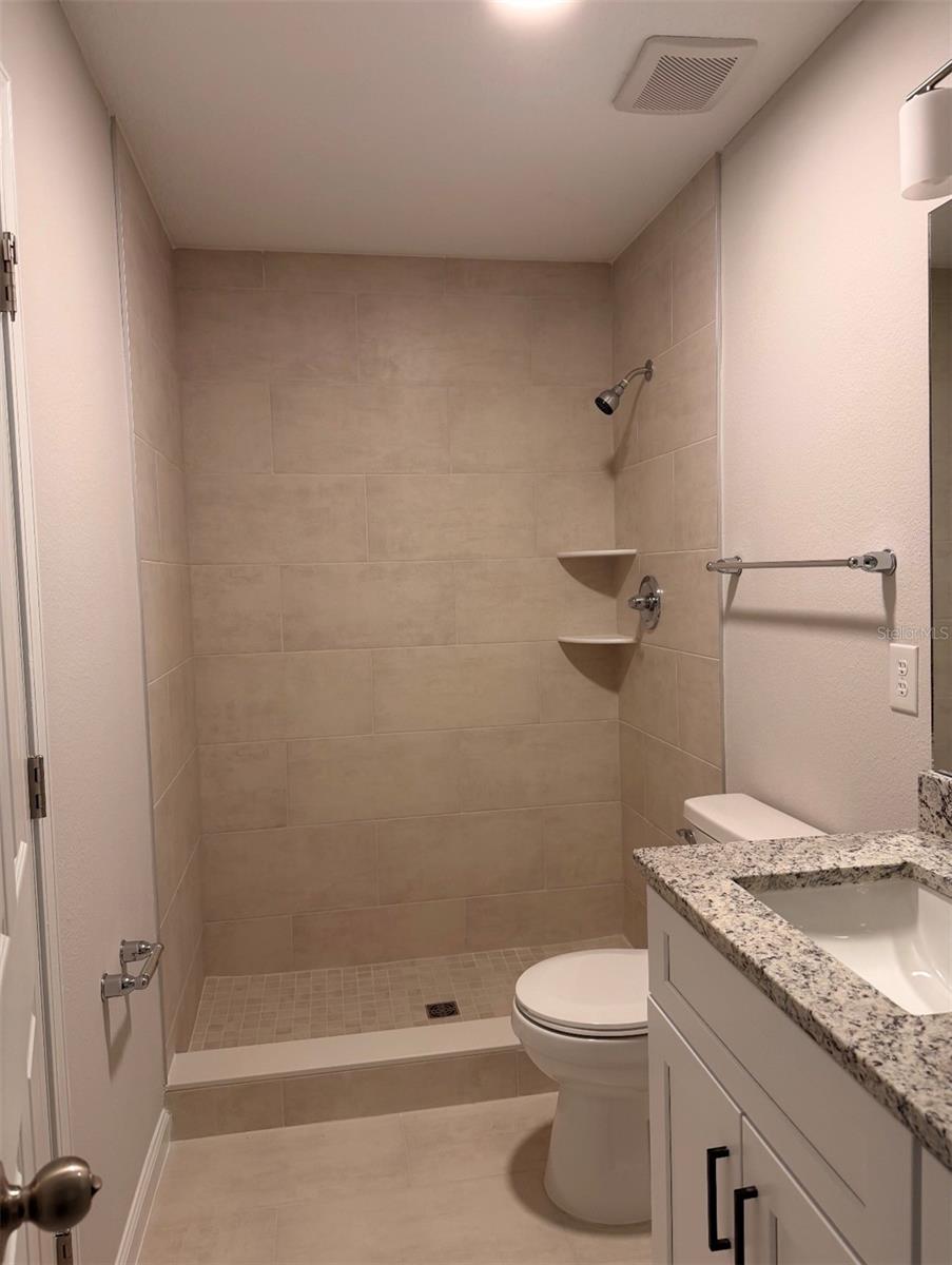451 North Blvd E Property Photo 10