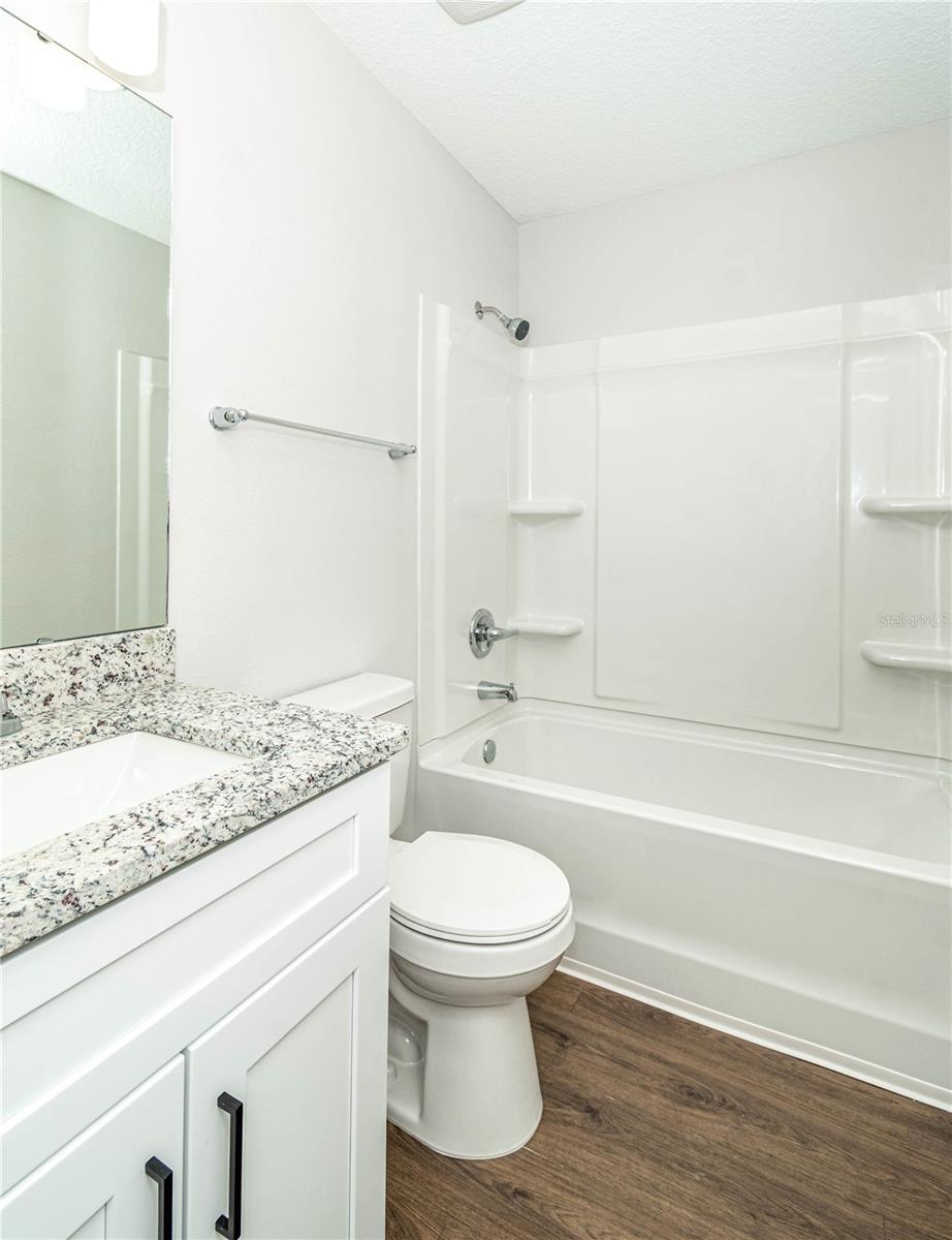 451 North Blvd E Property Photo 40