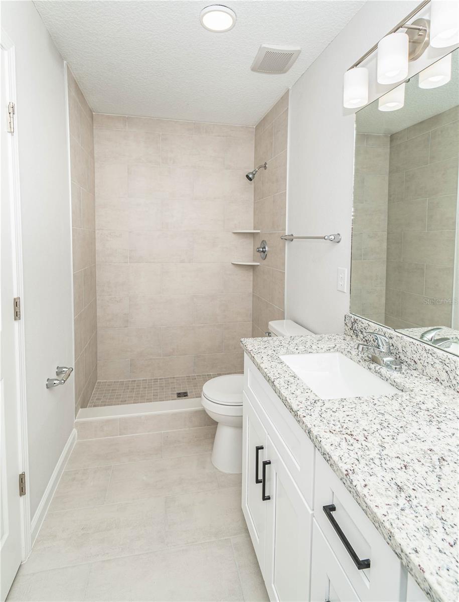 451 North Blvd E Property Photo 60
