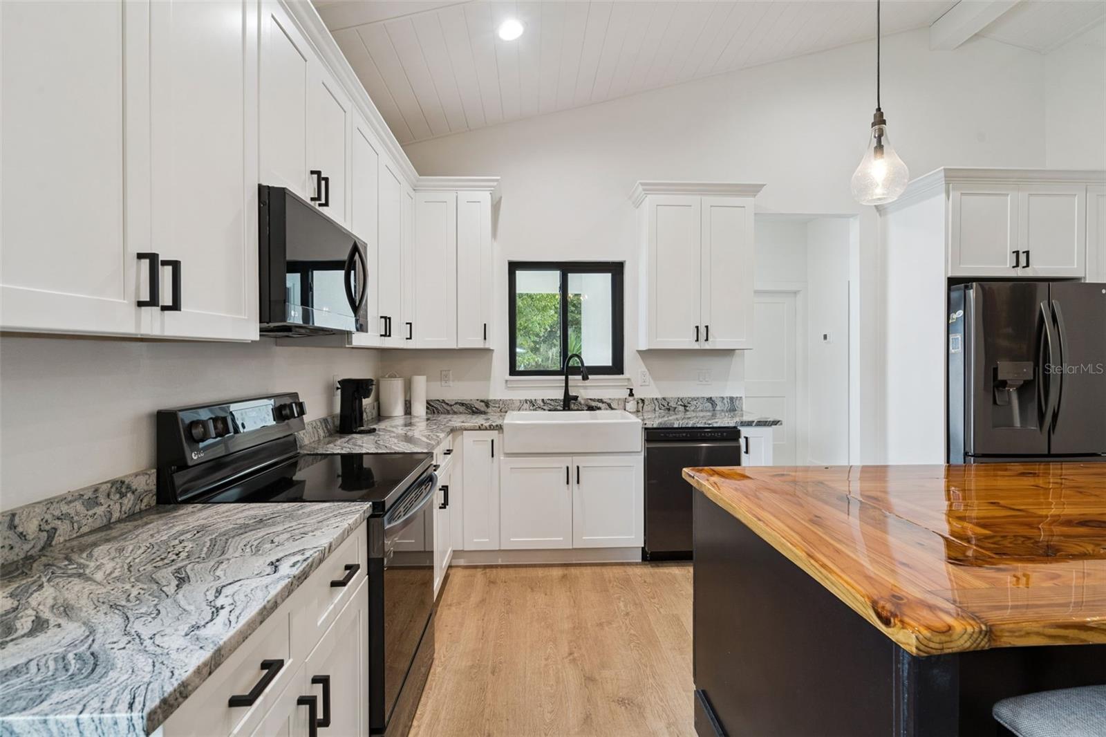 16623 Oklahoma St Property Photo 4