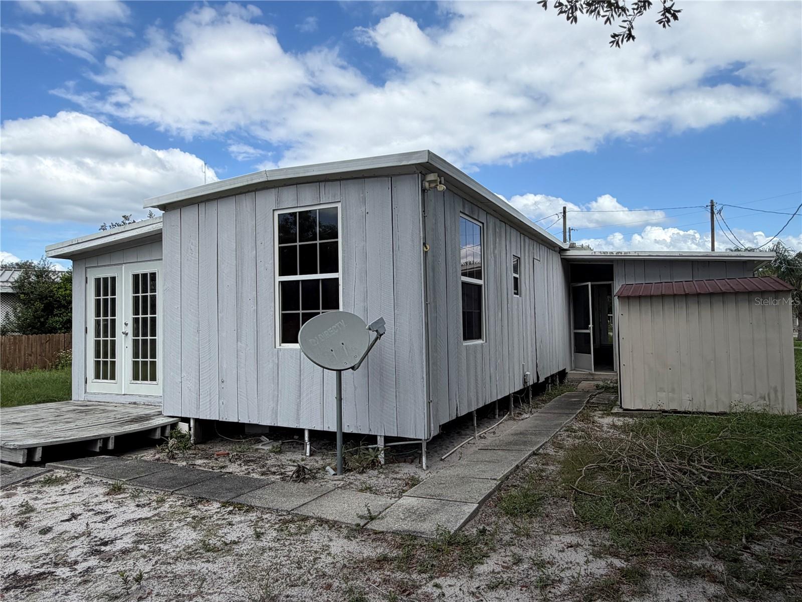 26143 Rose Ln Property Photo 4