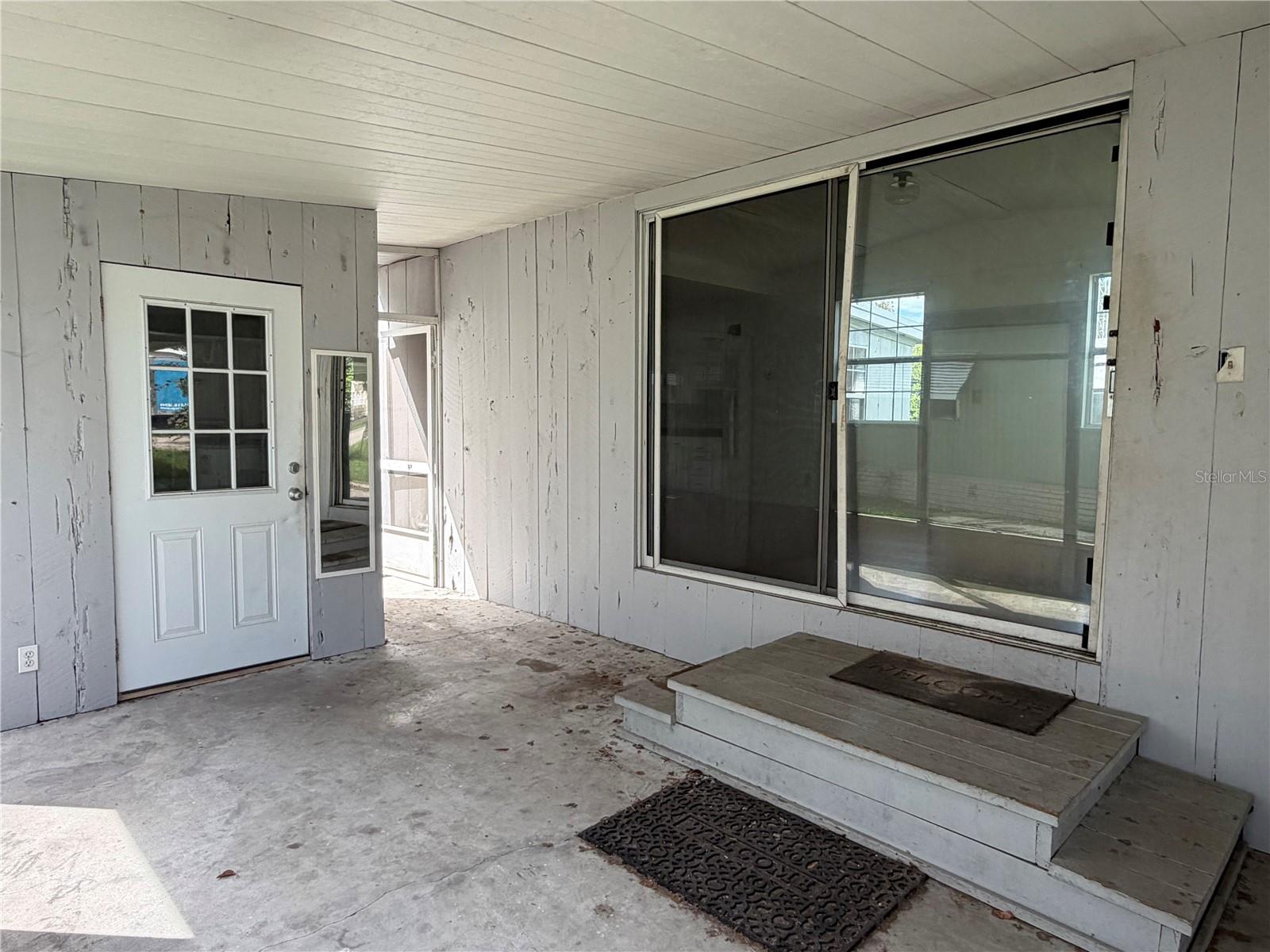 26143 Rose Ln Property Photo 5