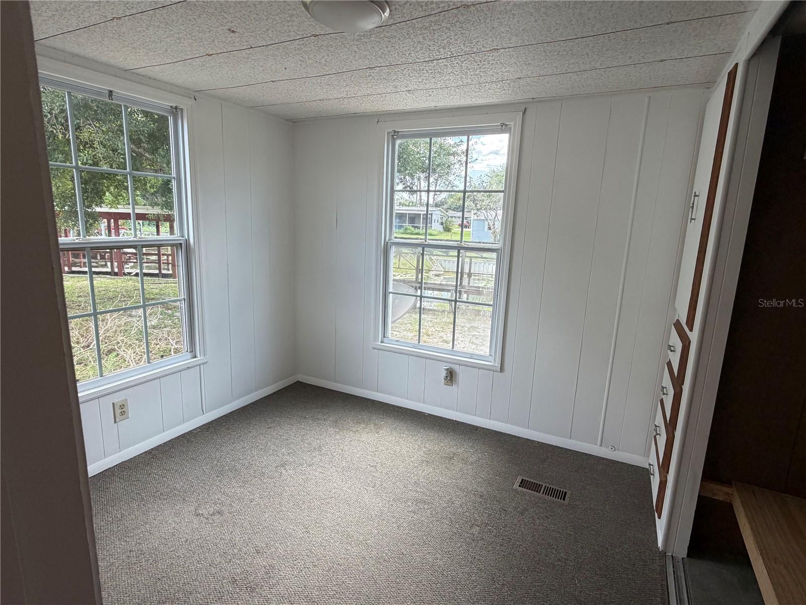 26143 Rose Ln Property Photo 9