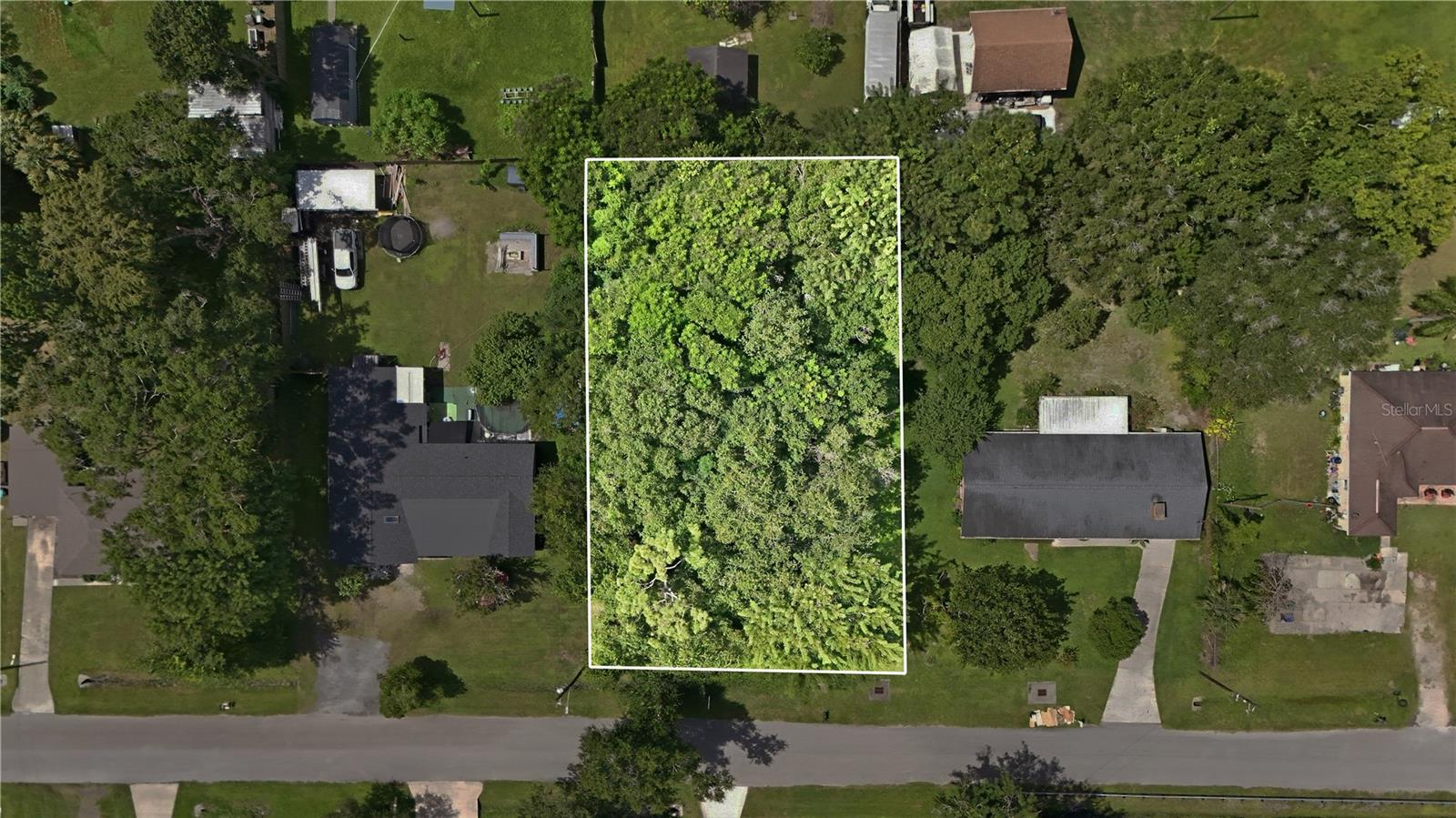 1418 KINGSTON AVE Property Photo 1