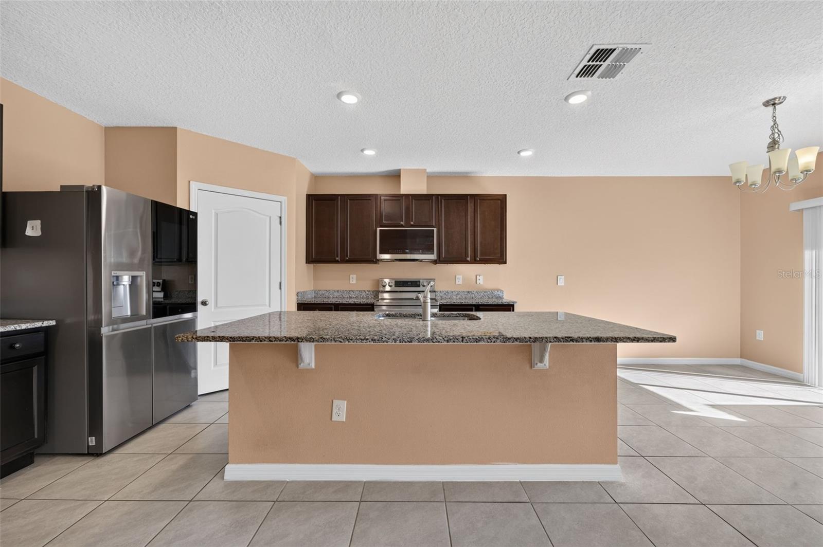 3042 Bethpage Loop Property Photo 8