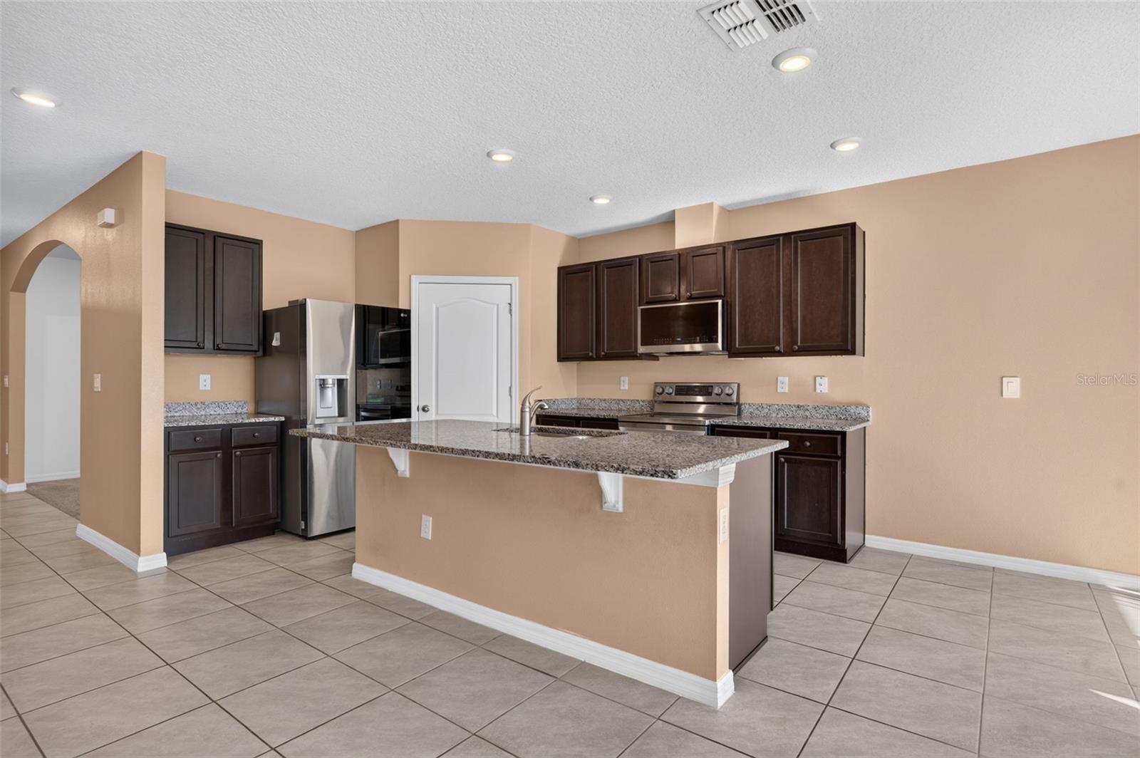 3042 Bethpage Loop Property Photo 9