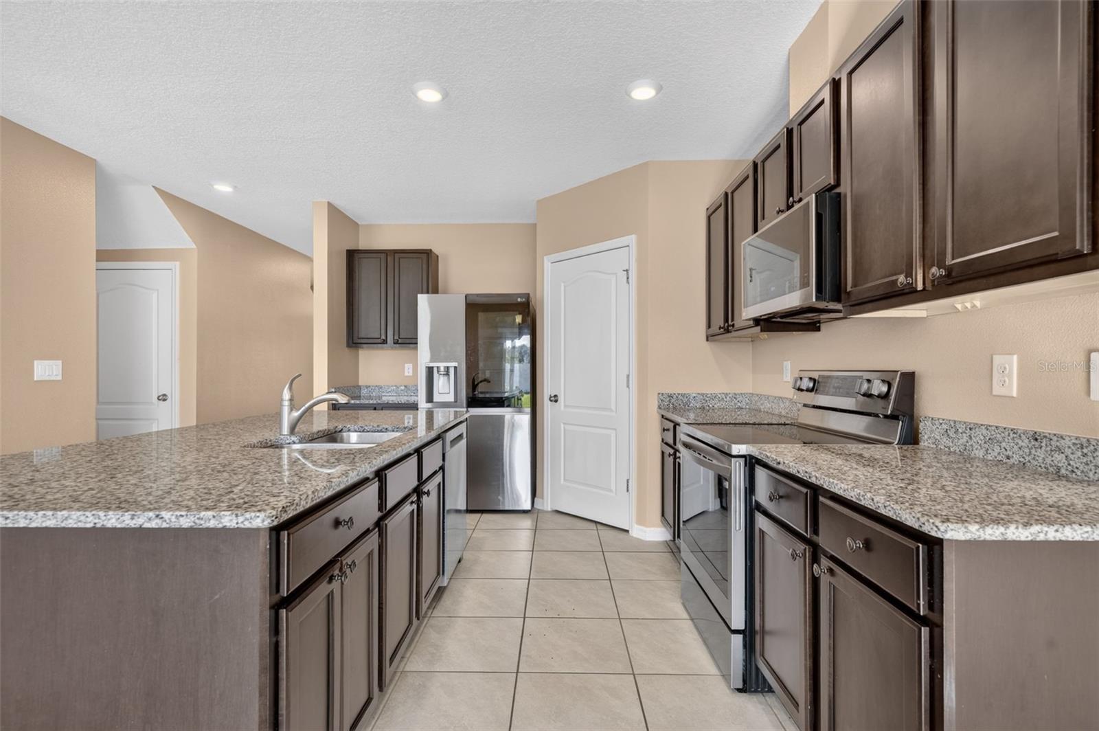 3042 Bethpage Loop Property Photo 10