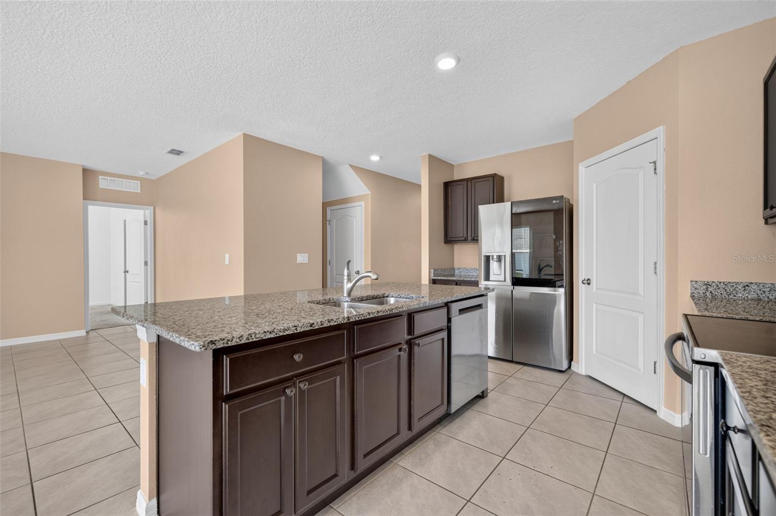 3042 Bethpage Loop Property Photo 11