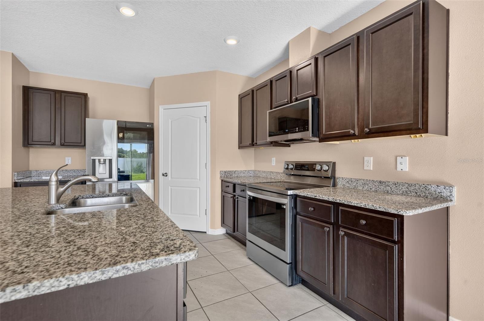 3042 Bethpage Loop Property Photo 12