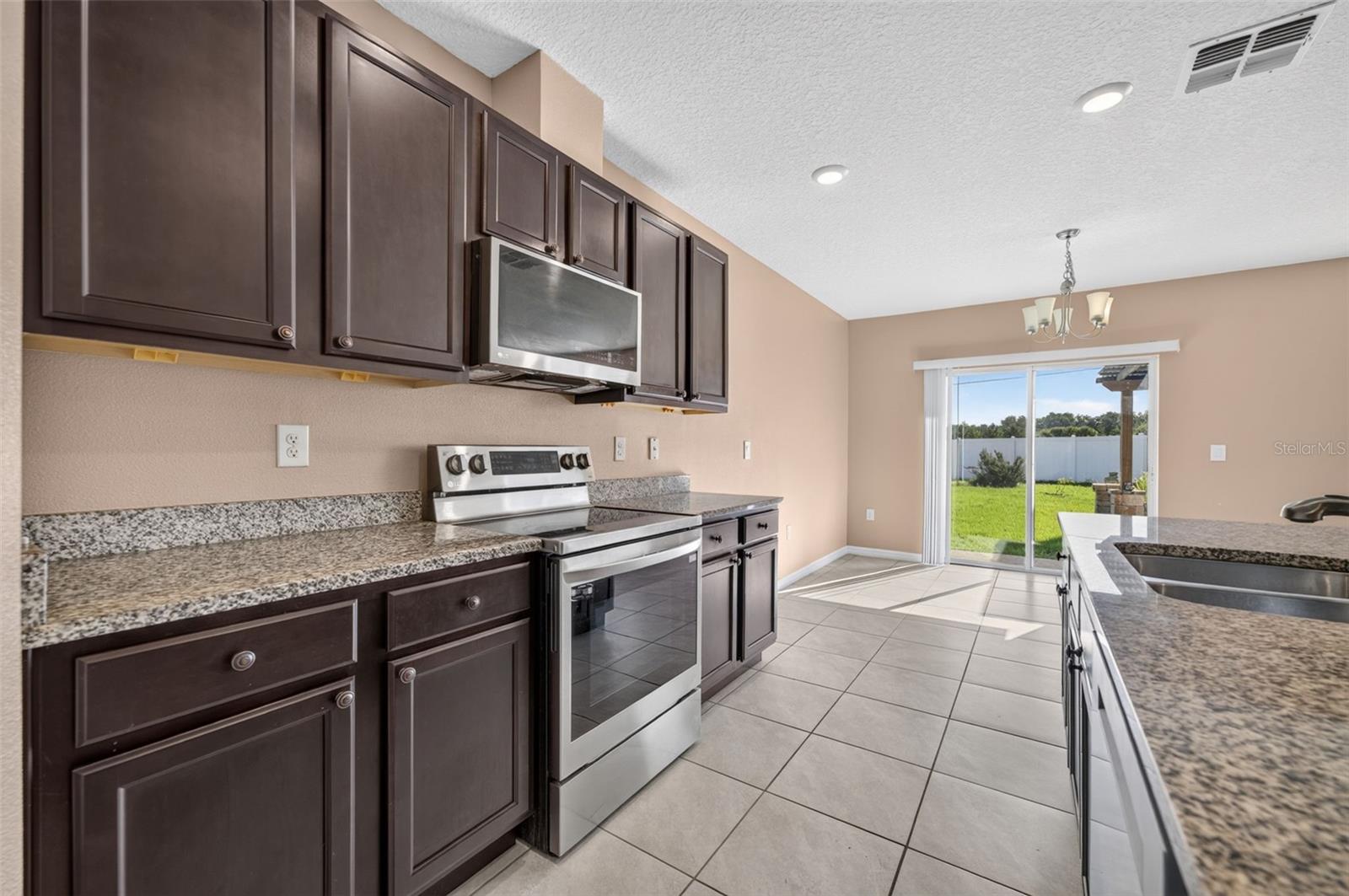 3042 Bethpage Loop Property Photo 14