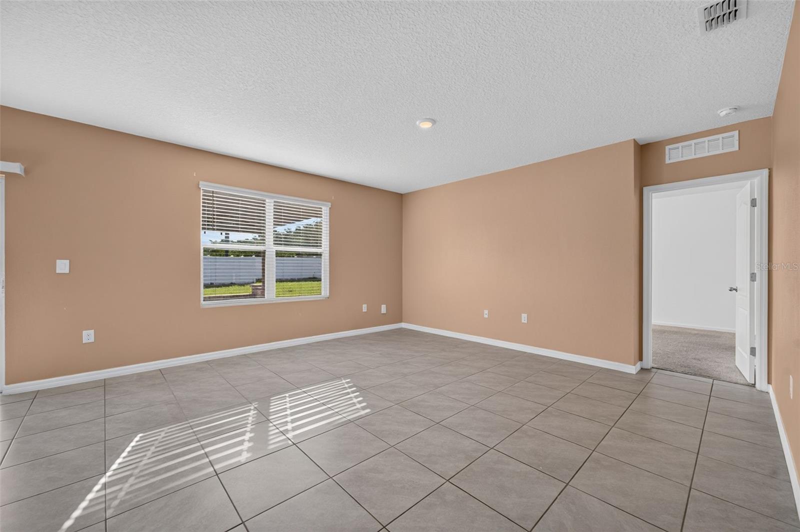 3042 Bethpage Loop Property Photo 16