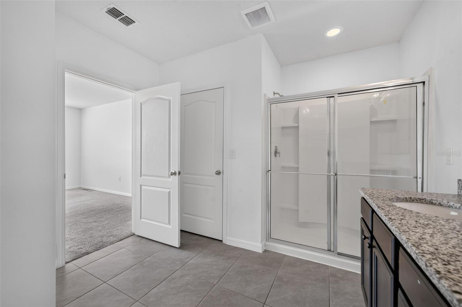 3042 Bethpage Loop Property Photo 24