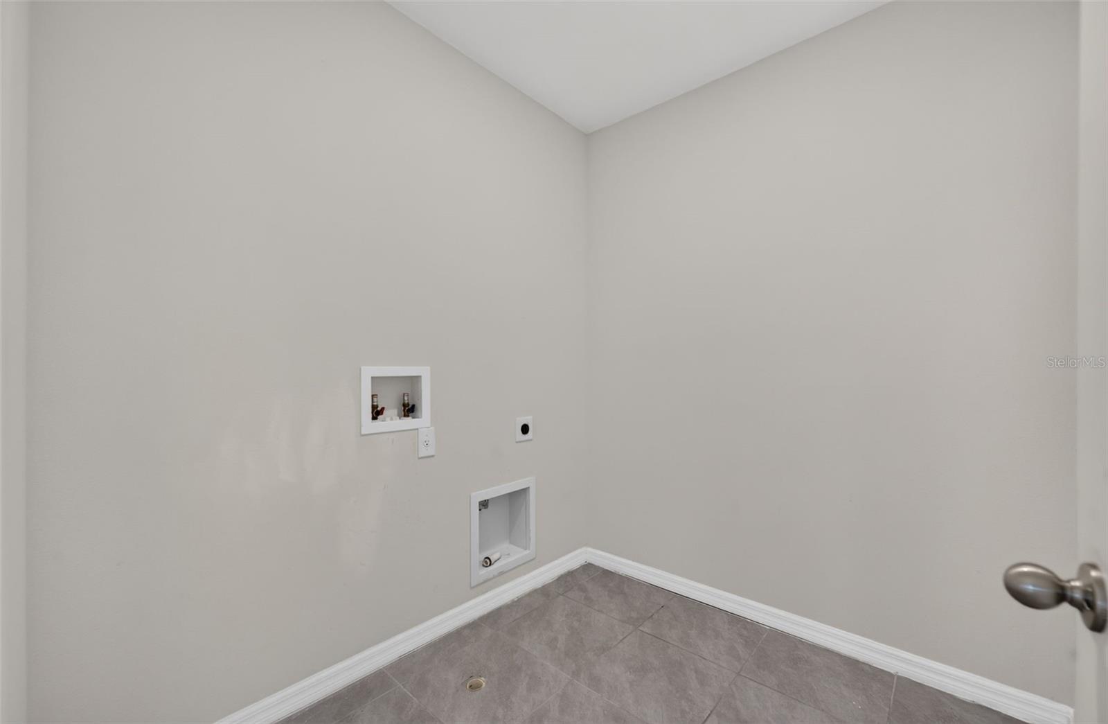 3042 Bethpage Loop Property Photo 35