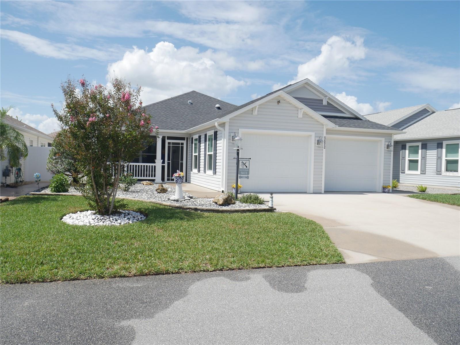 5672 Grimes Ct Property Photo 2