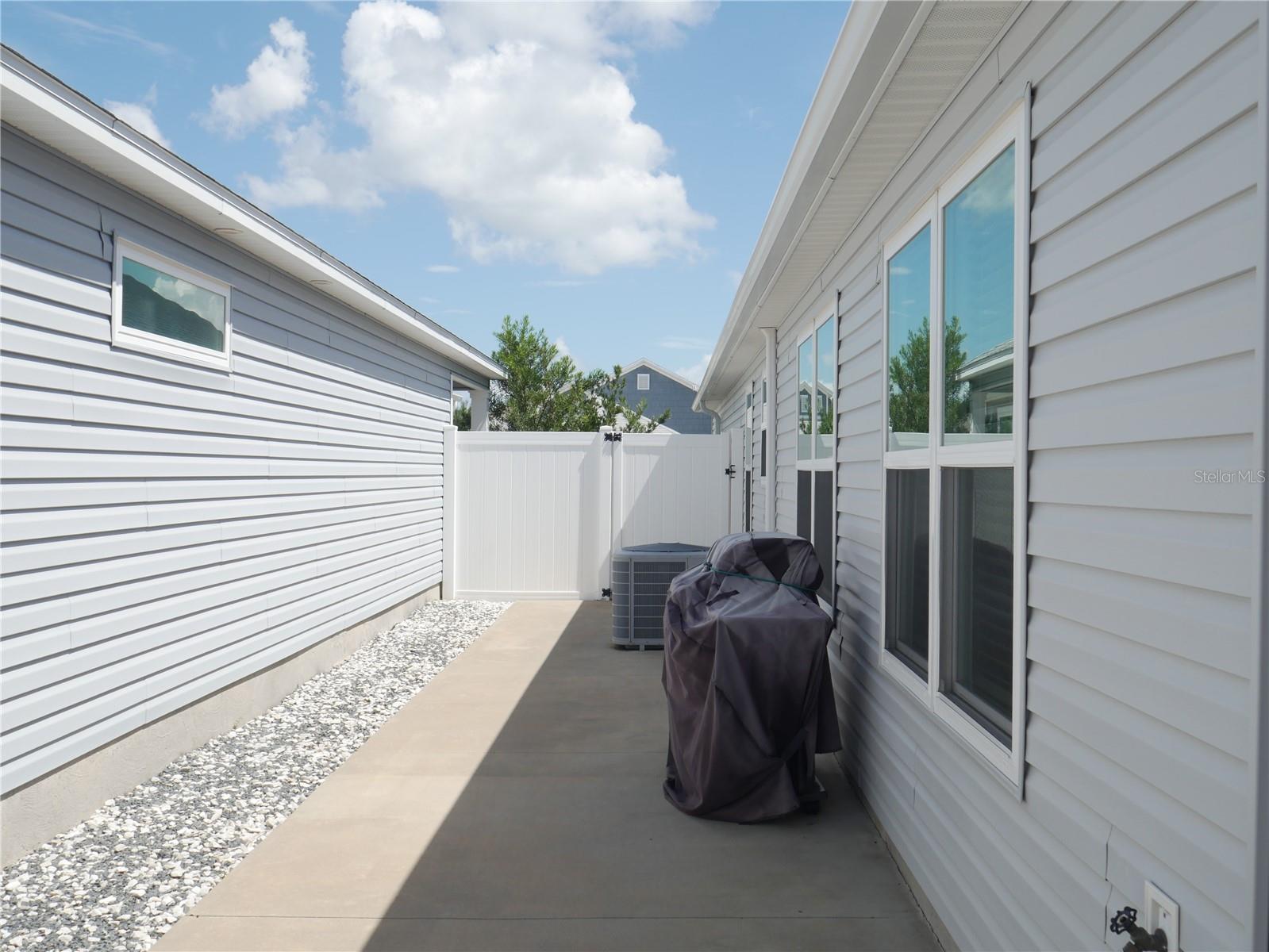 5672 Grimes Ct Property Photo 12