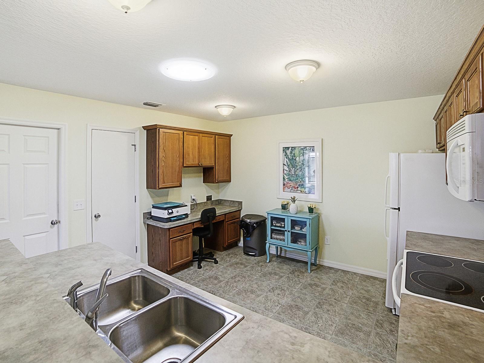 258 Arbella Loop Property Photo 13