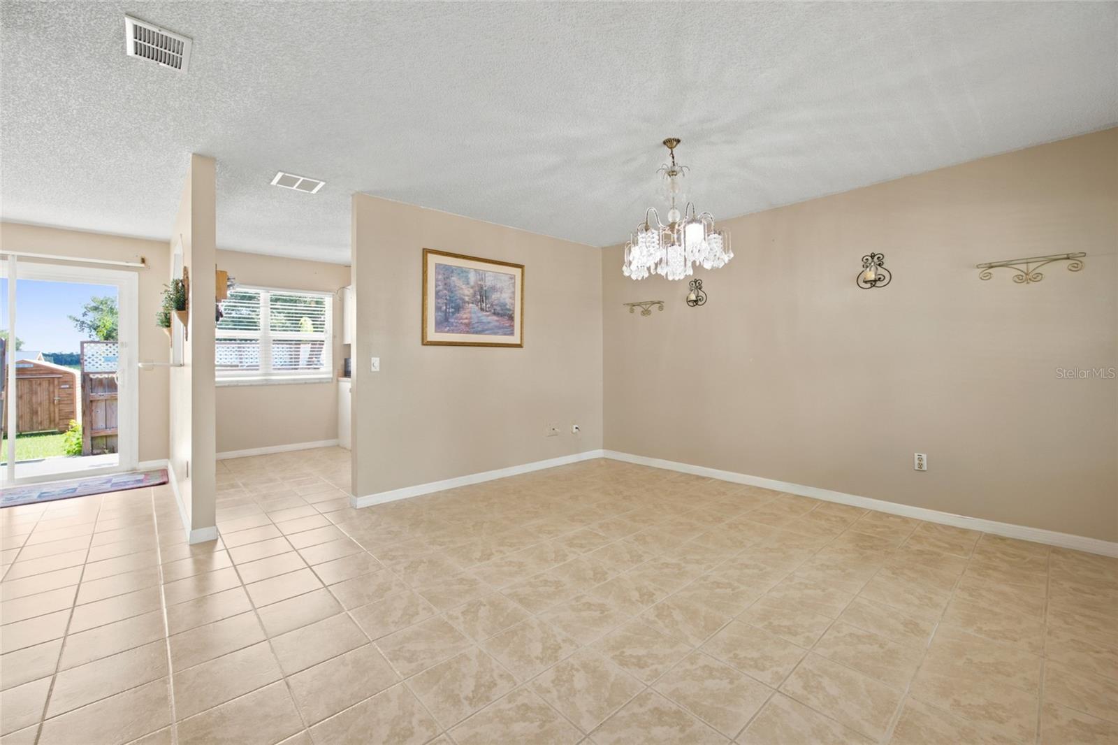 35 Hickory Track Way Property Photo 6