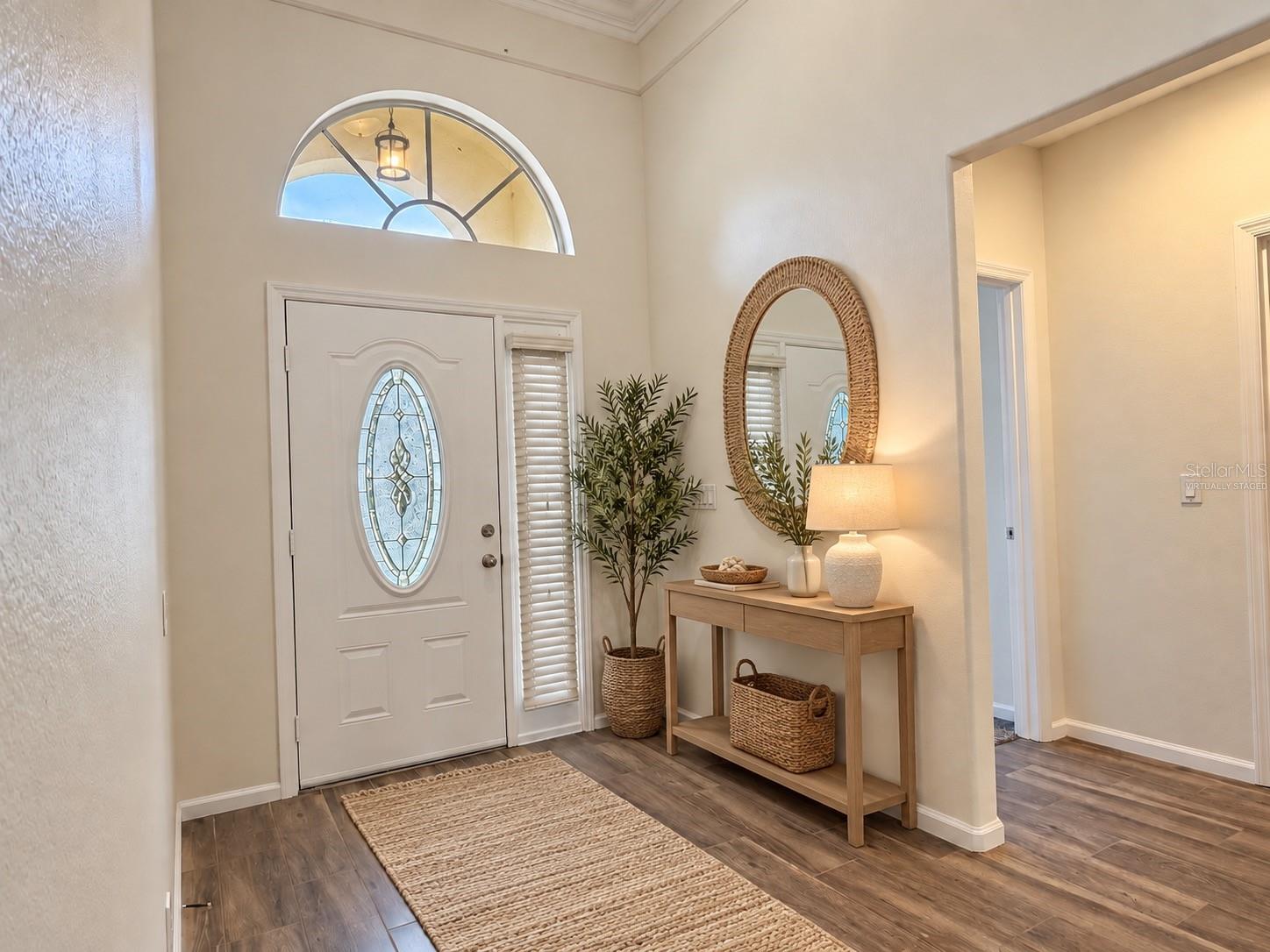 2813 Mayflower Loop Property Photo 4