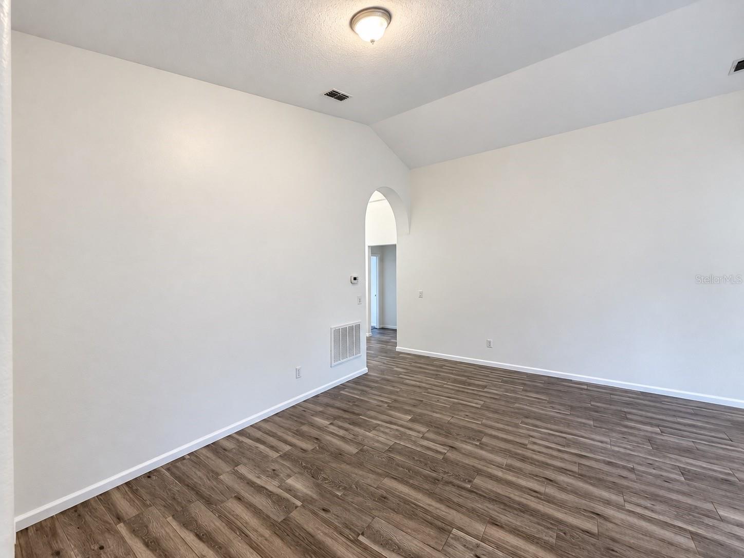 2813 Mayflower Loop Property Photo 10