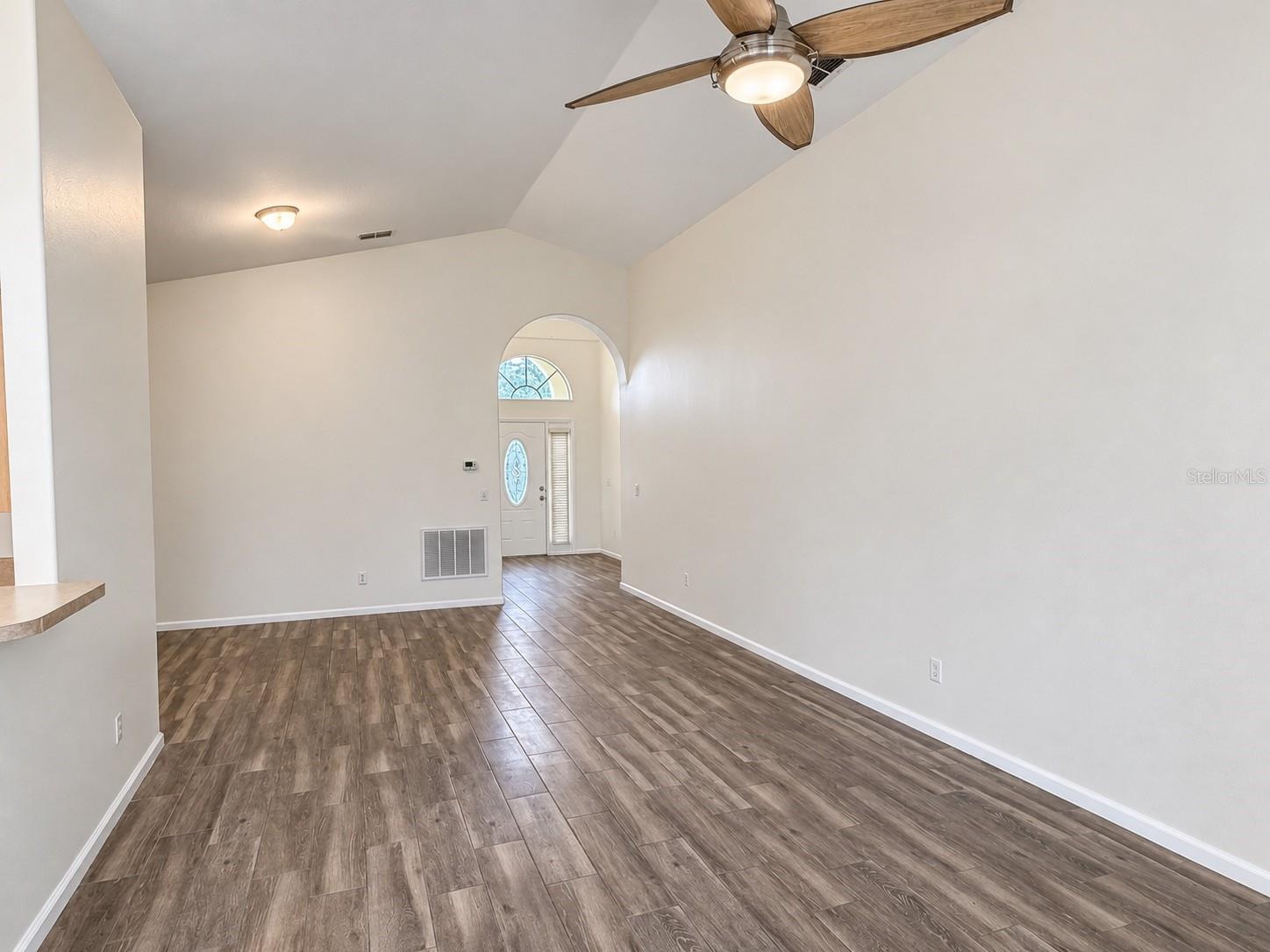 2813 Mayflower Loop Property Photo 11