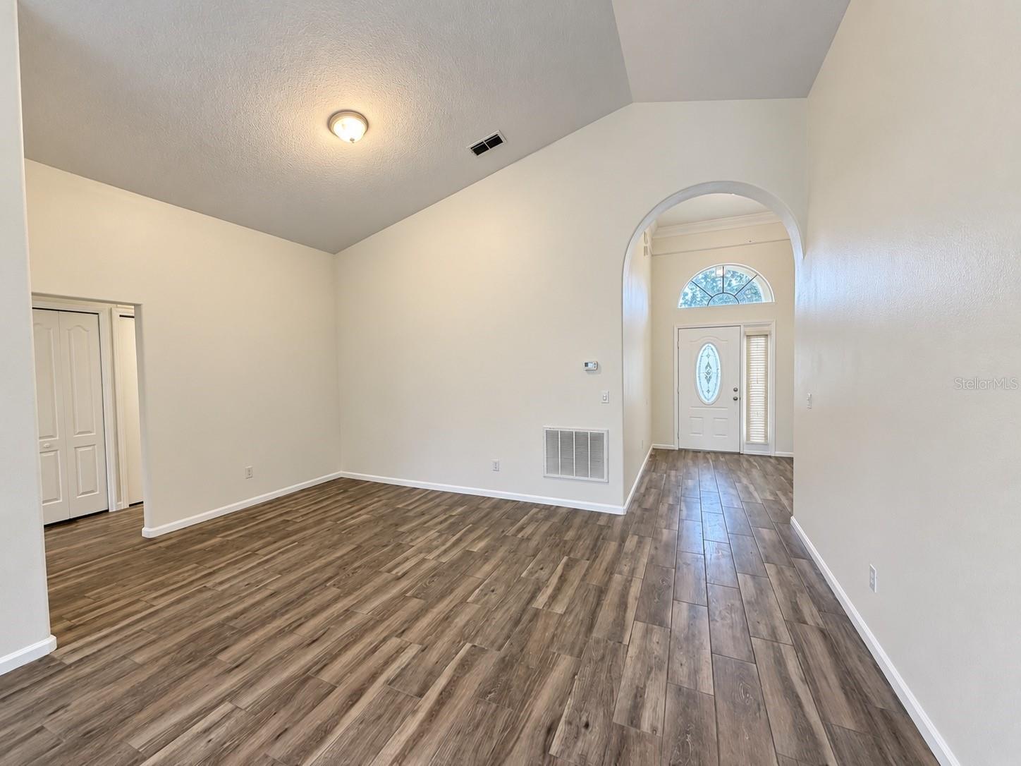 2813 Mayflower Loop Property Photo 12