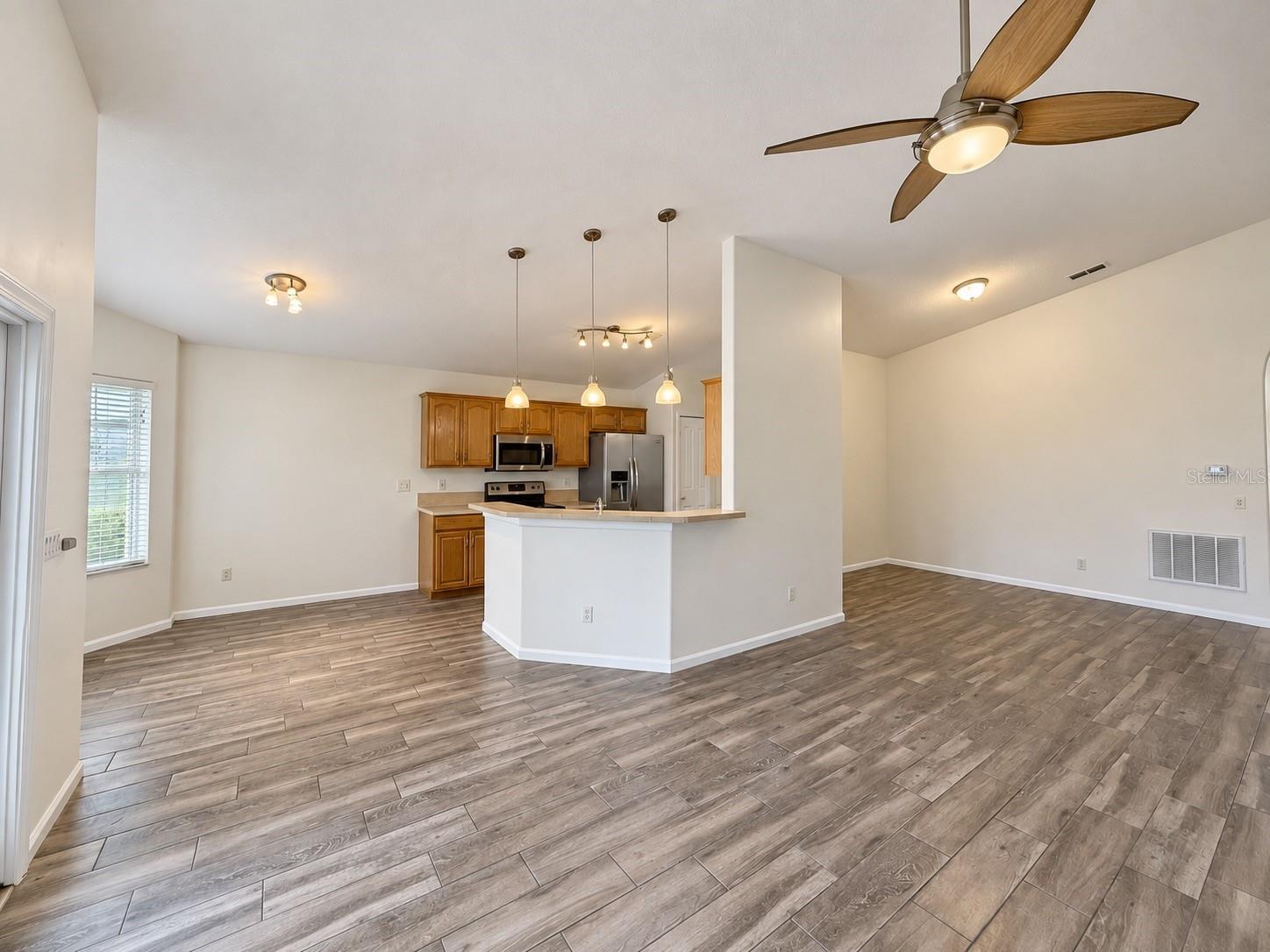 2813 Mayflower Loop Property Photo 13